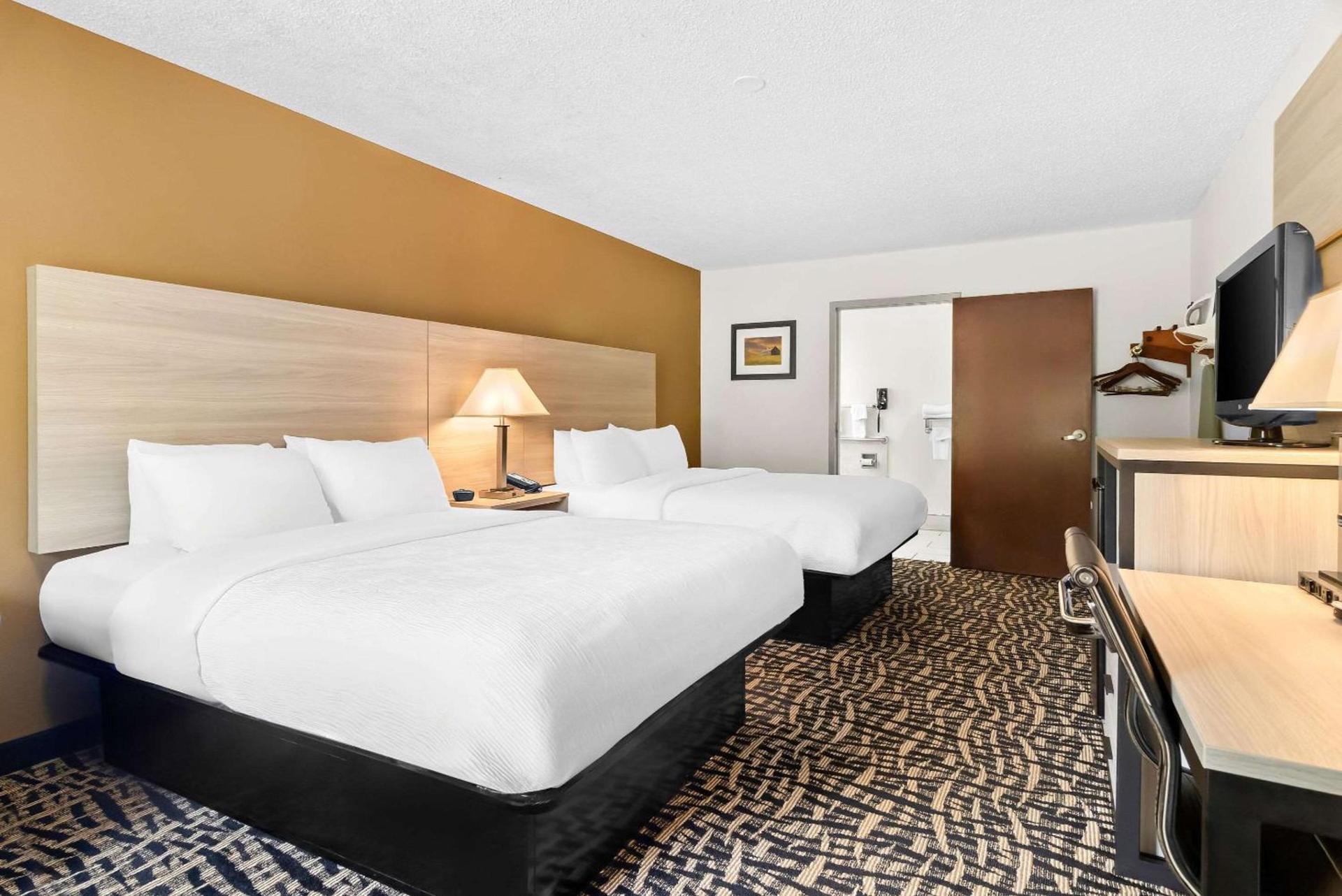 Quality Inn Russellville photo 18