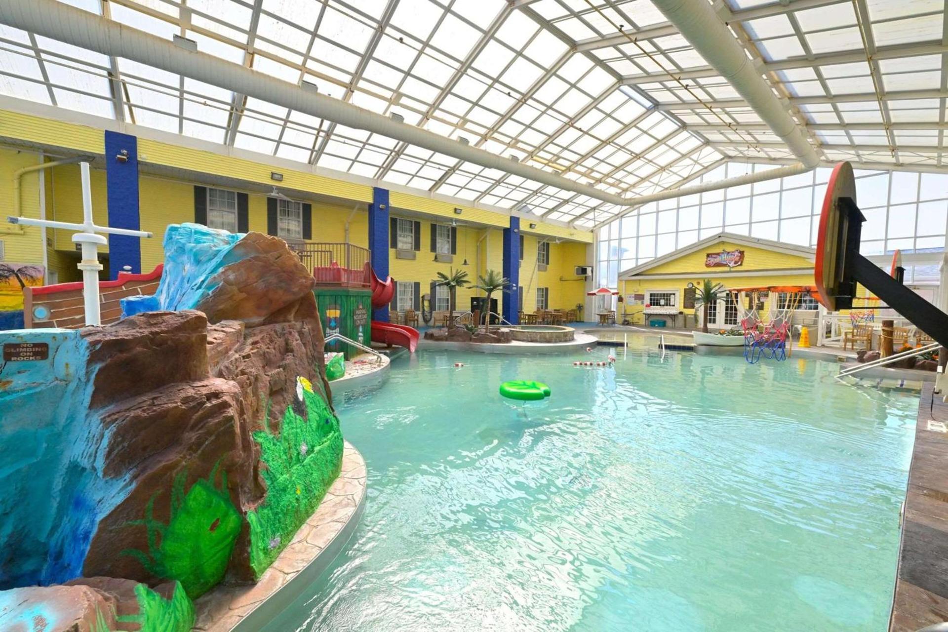 Comfort Inn Splash Harbor photo 17