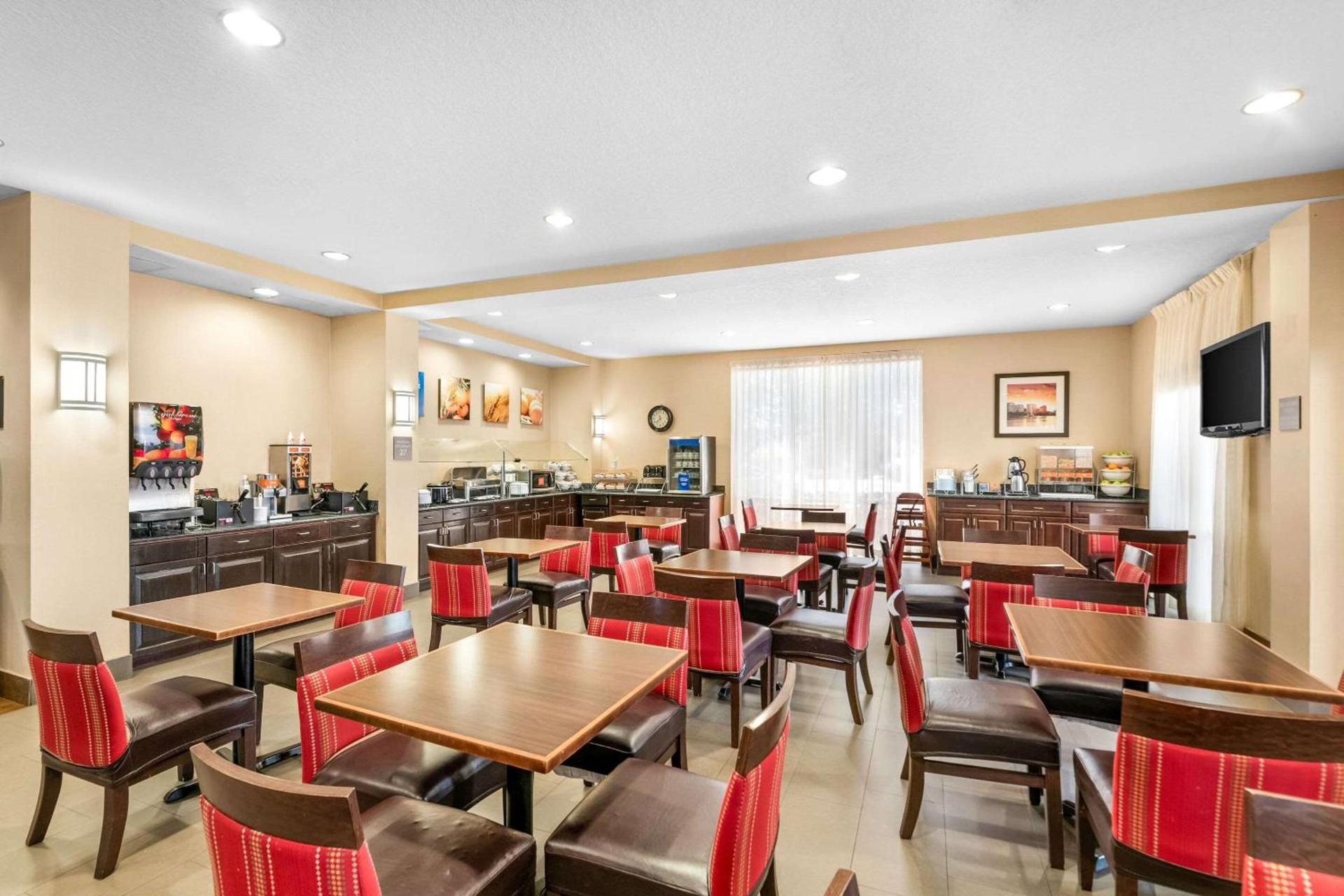 Comfort Suites Orlando Airport photo 16