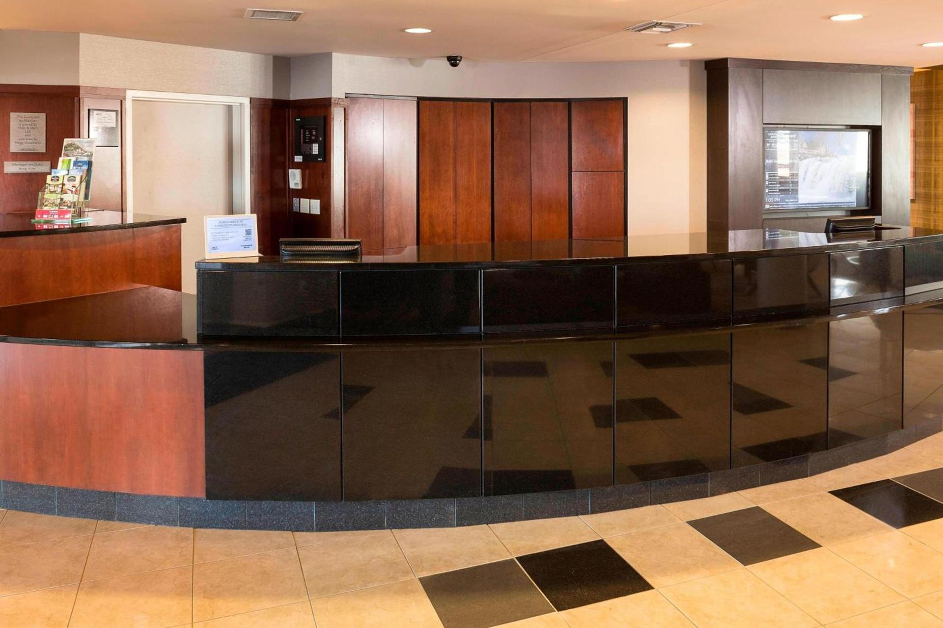 Courtyard By Marriott Sioux Falls photo 2