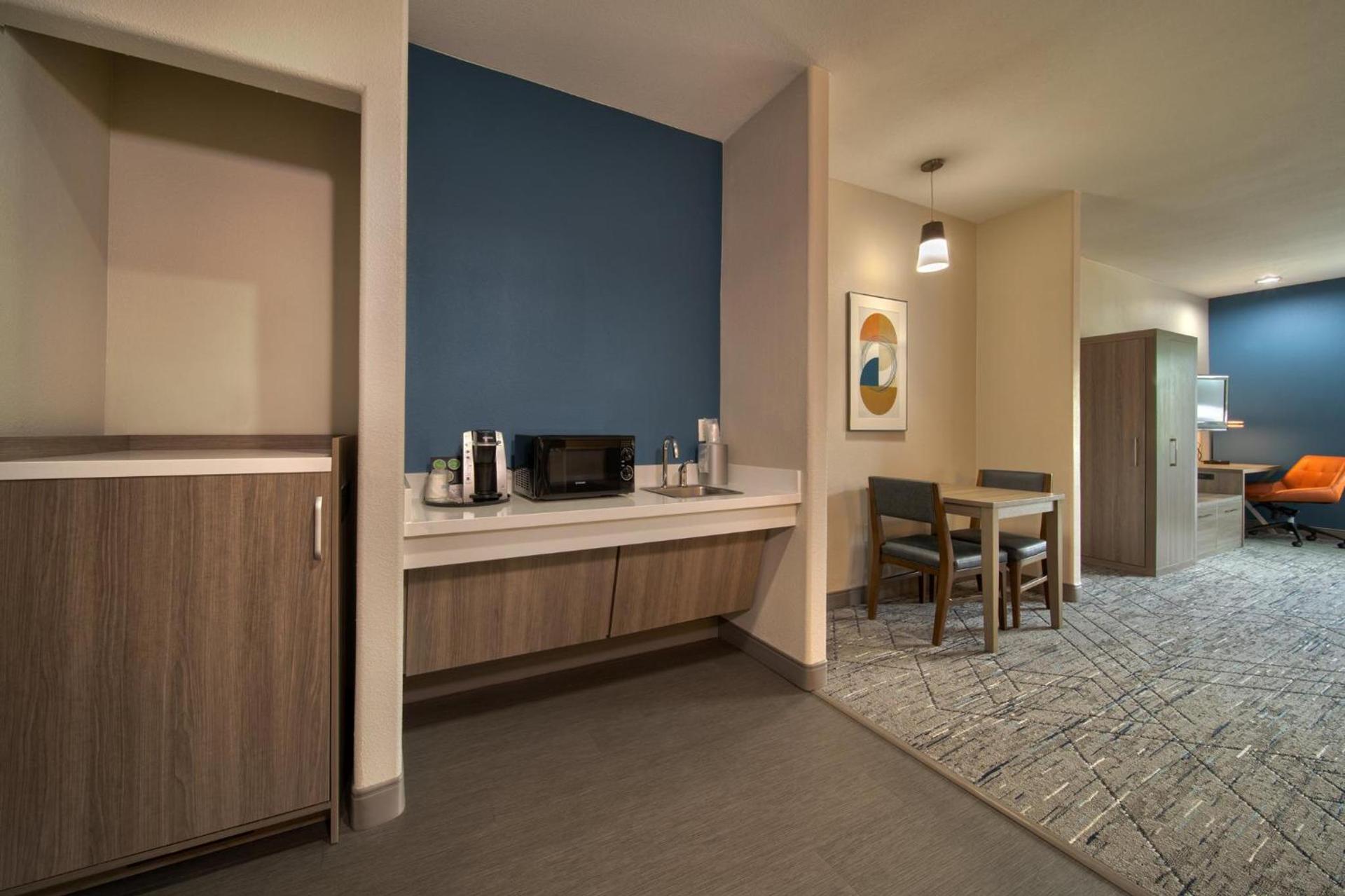 Holiday Inn Express & Suites Cleveland by IHG photo 81
