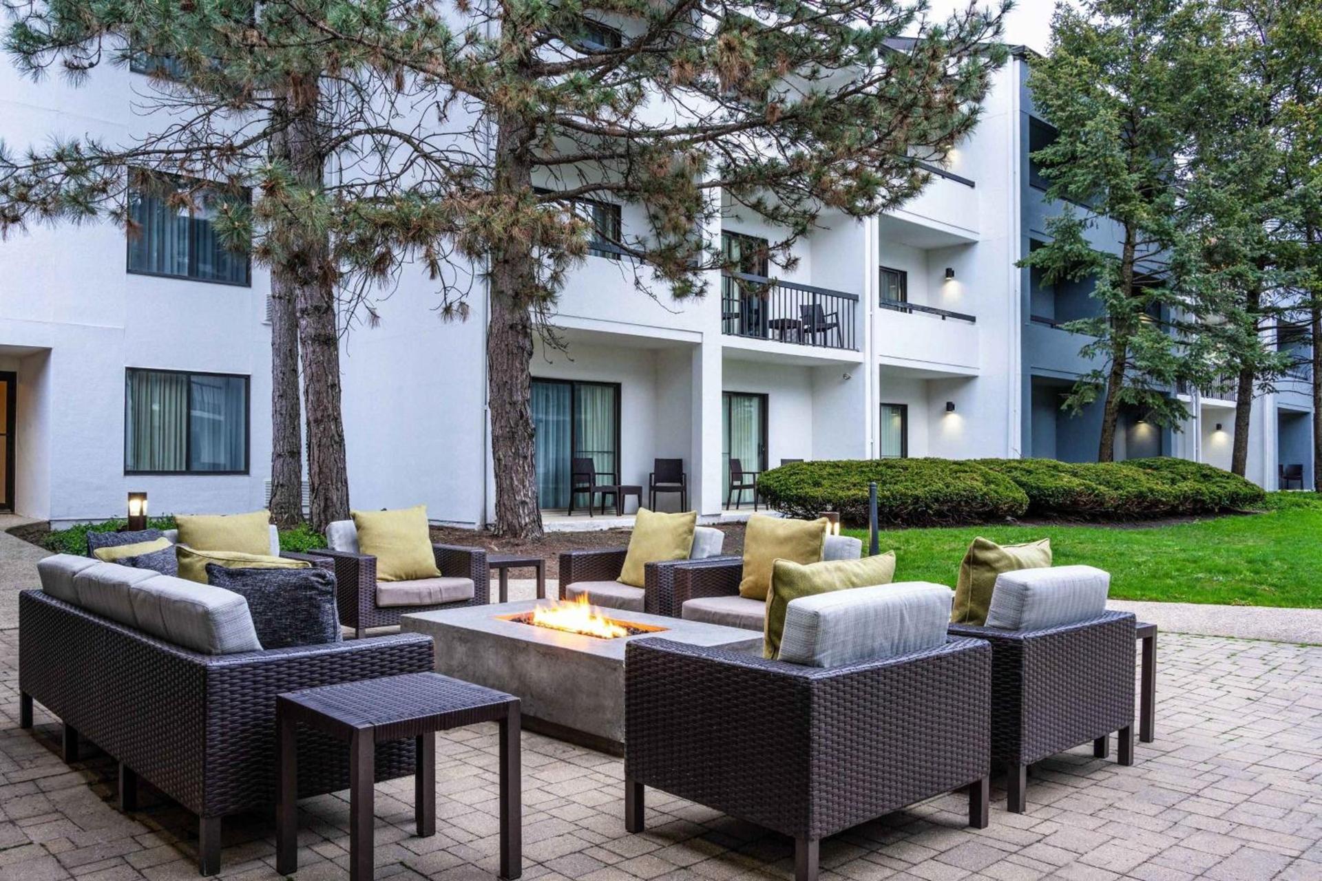 Courtyard Chicago Wood Dale / Itasca photo 6