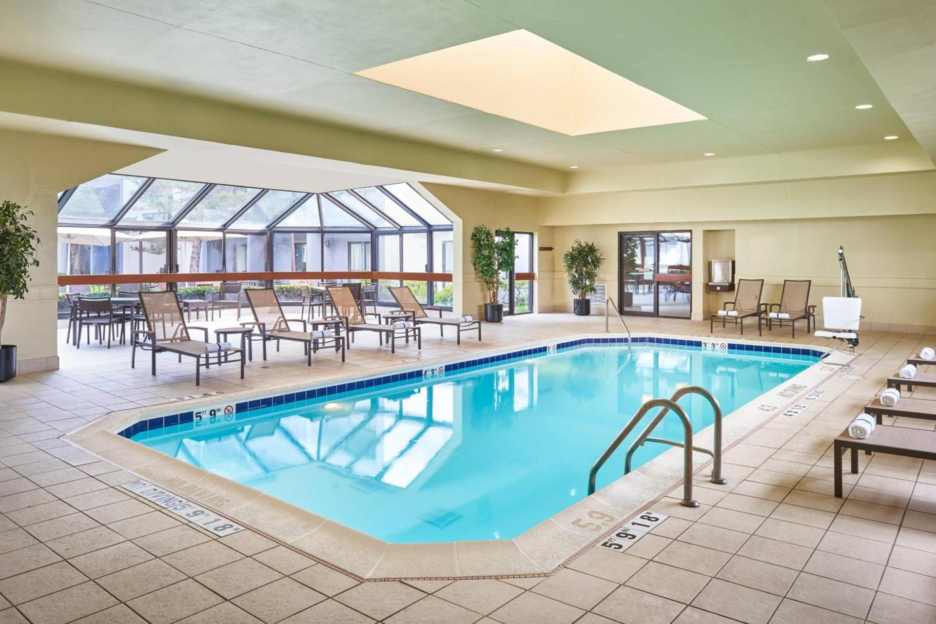 Courtyard Chicago Wood Dale / Itasca photo 45
