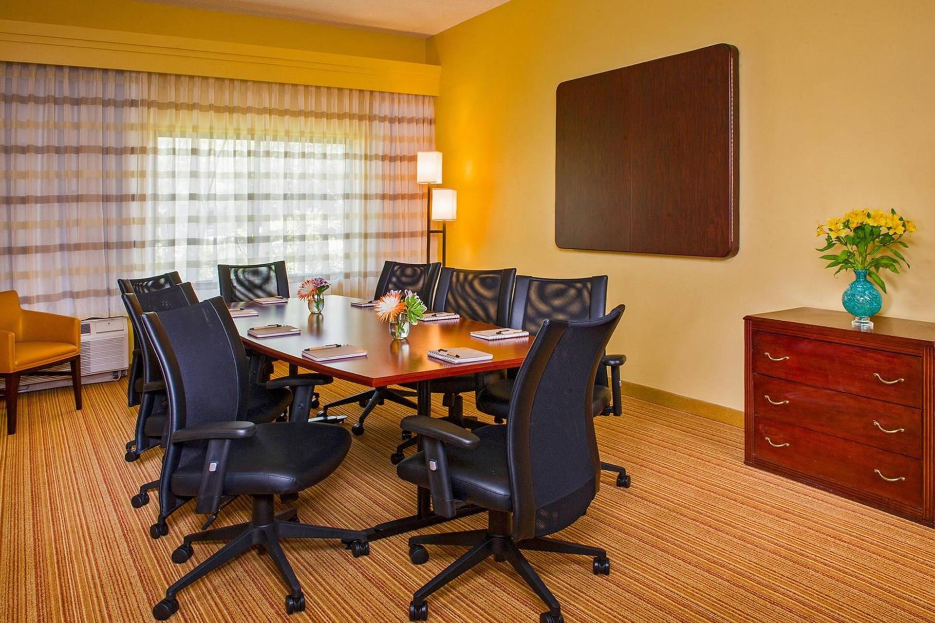 Courtyard by Marriott North Charleston Airport Coliseum photo 26