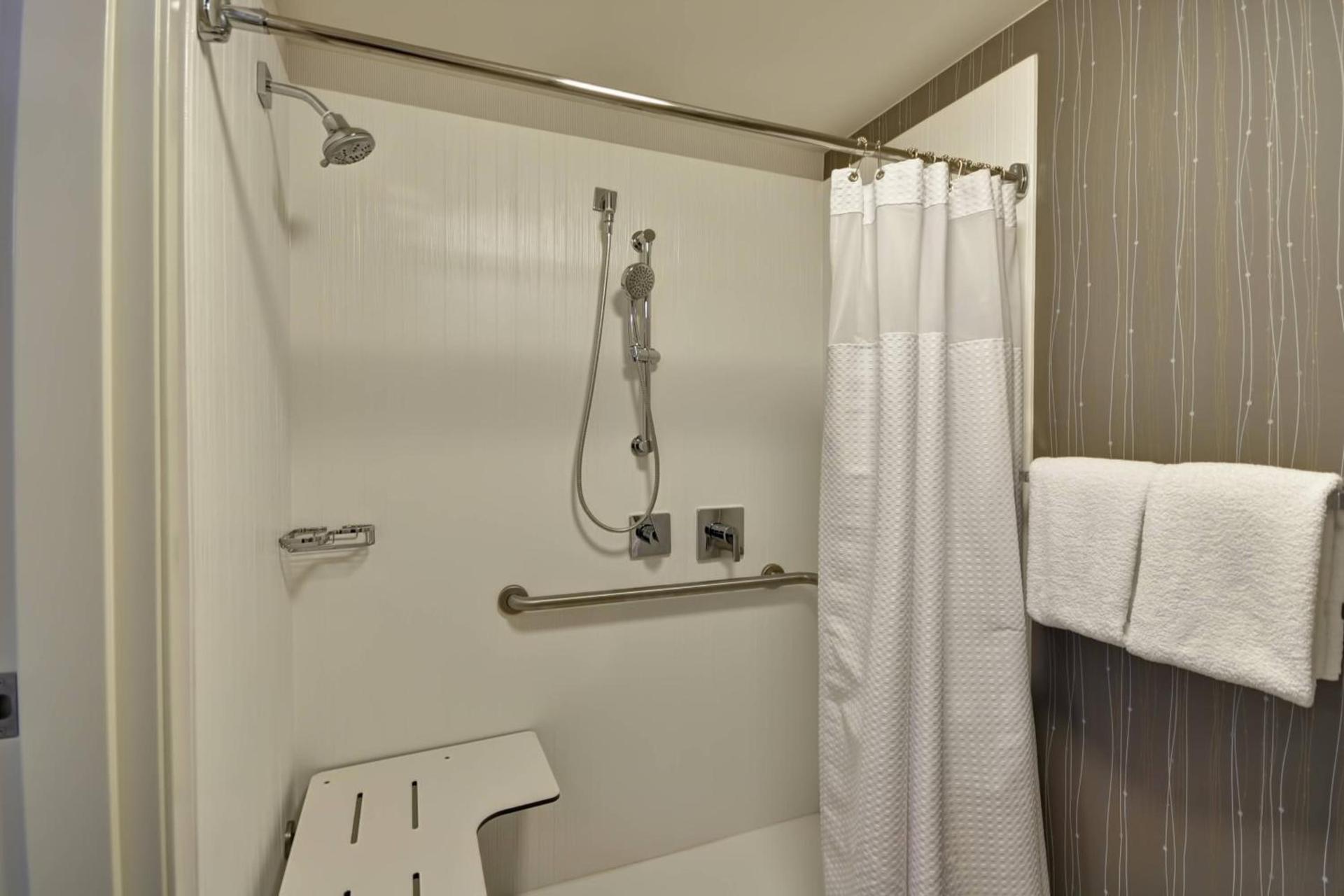 Courtyard by Marriott Dalton photo 19