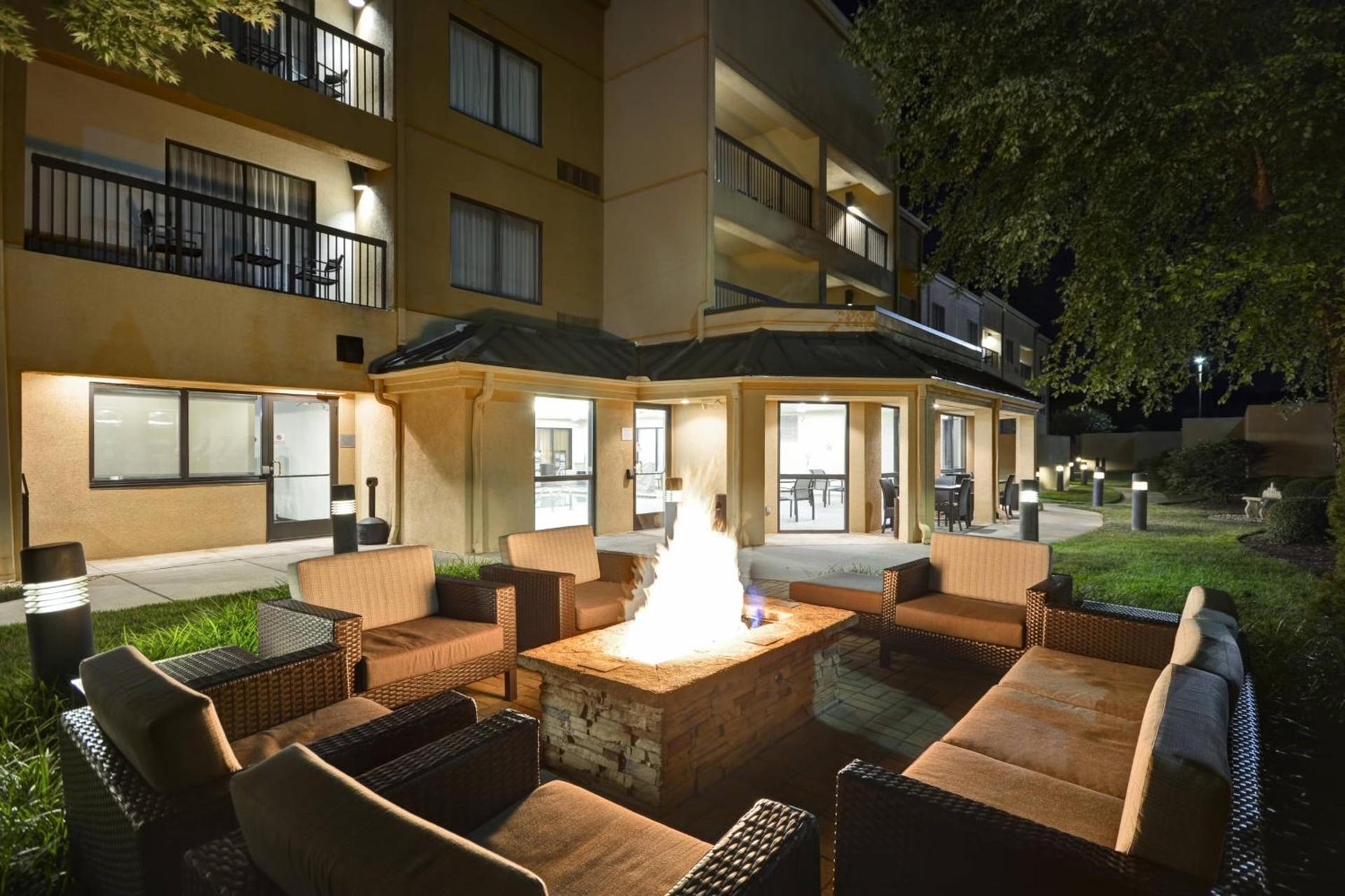 Courtyard by Marriott Dalton photo 24