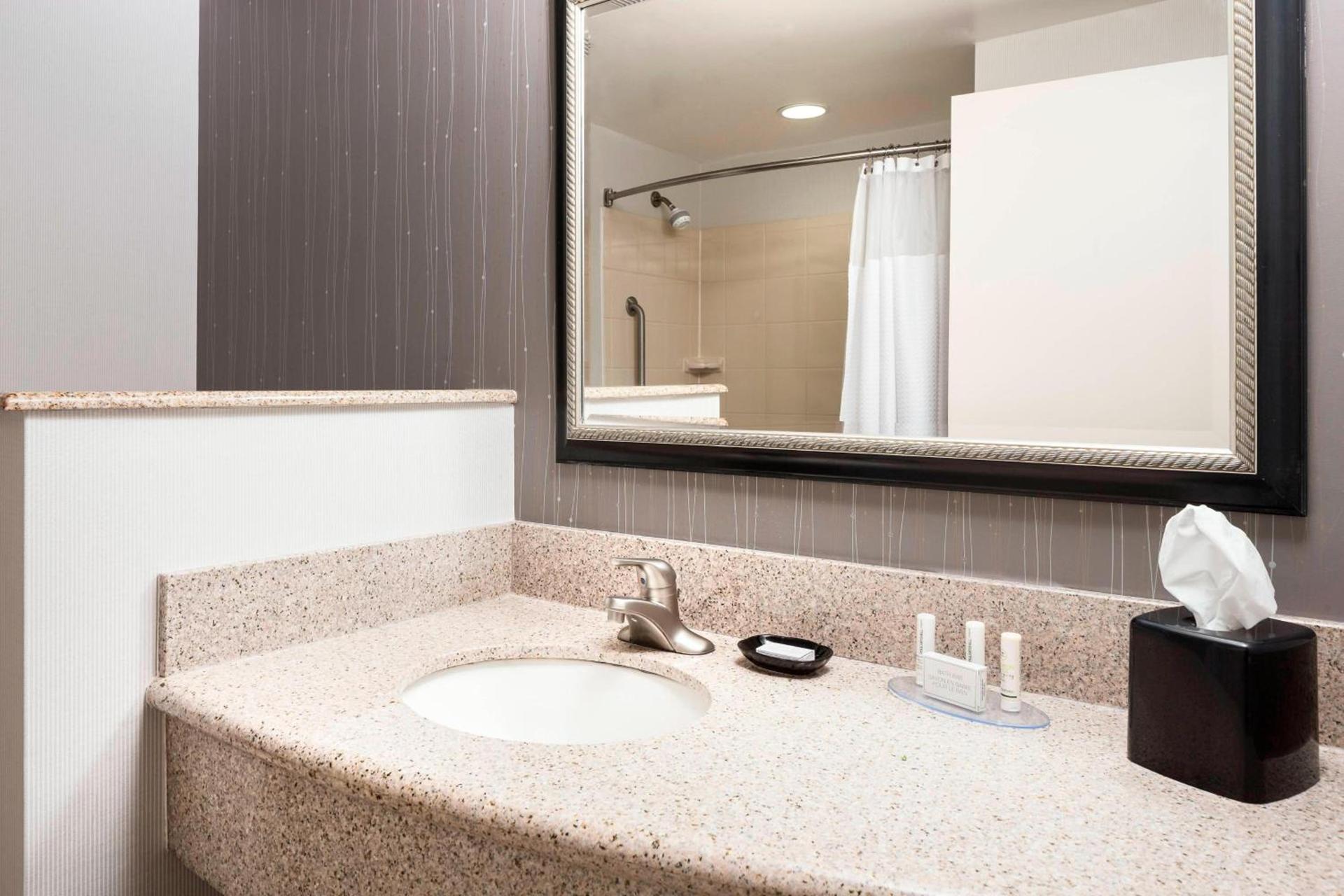 Courtyard by Marriott Columbia photo 22