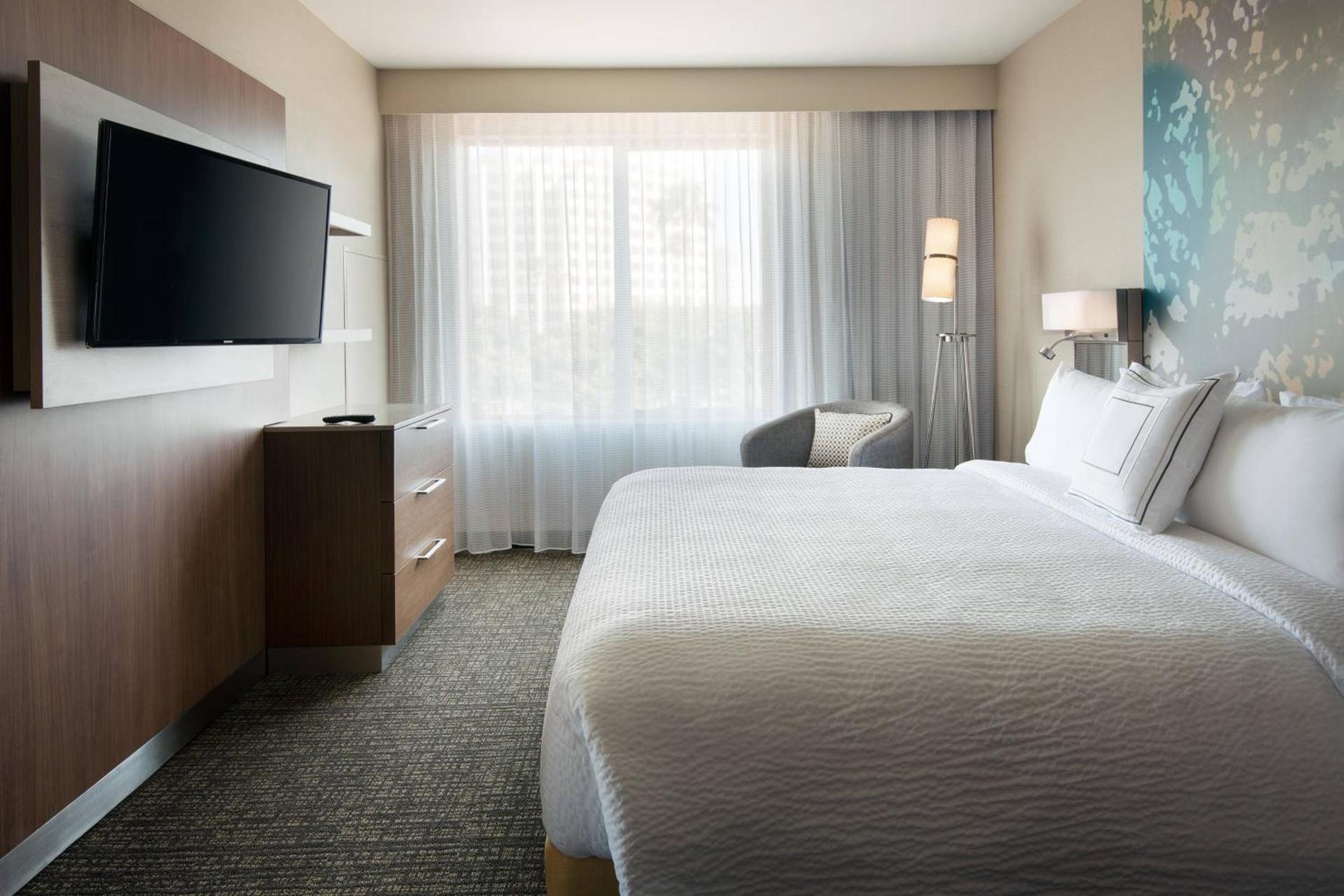 Courtyard by Marriott Irvine Spectrum photo 13