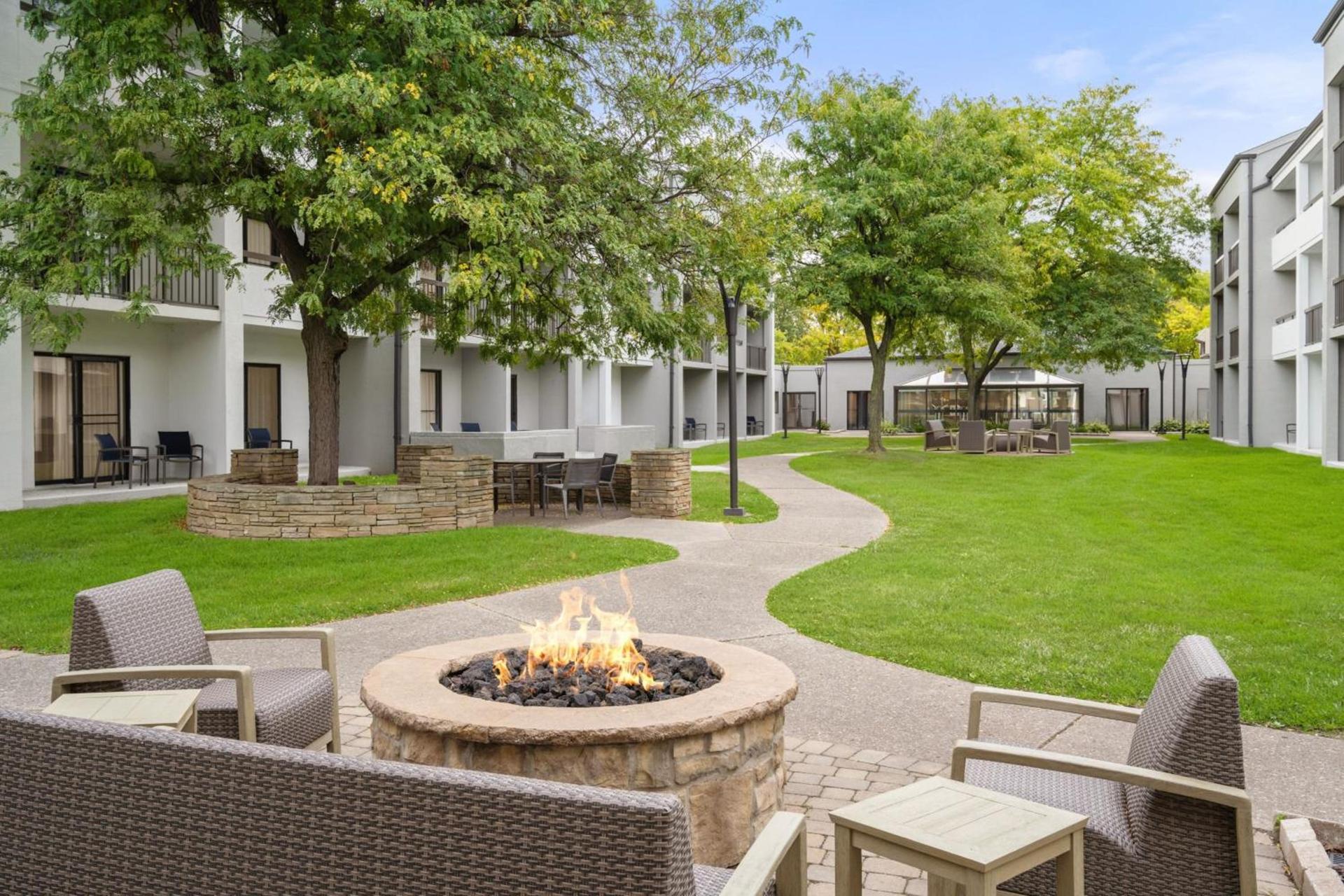 Courtyard Detroit Metro Airport Romulus photo 8
