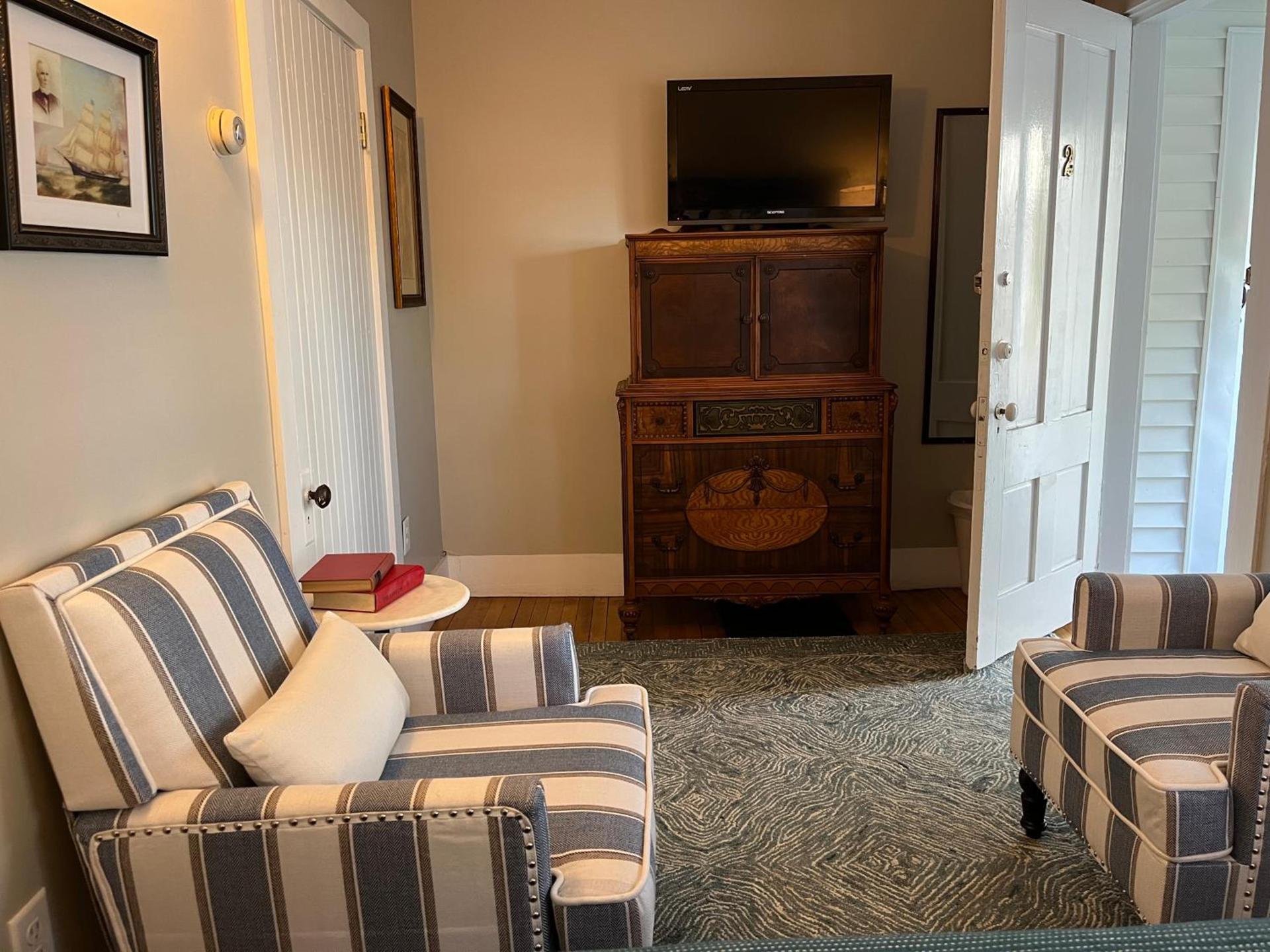 Abalonia Inn photo 36