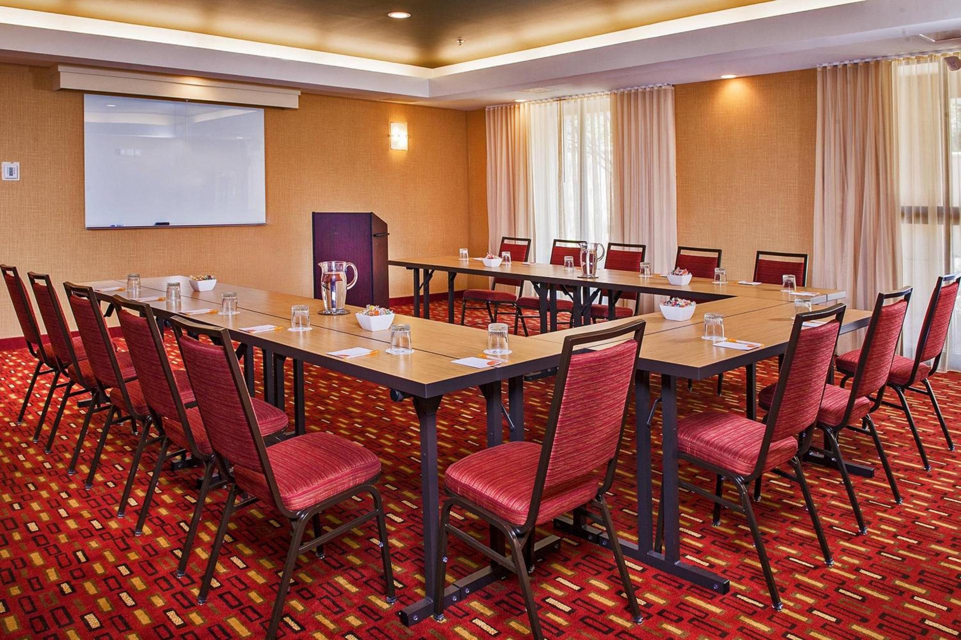 Courtyard by Marriott North Charleston Airport Coliseum photo 25
