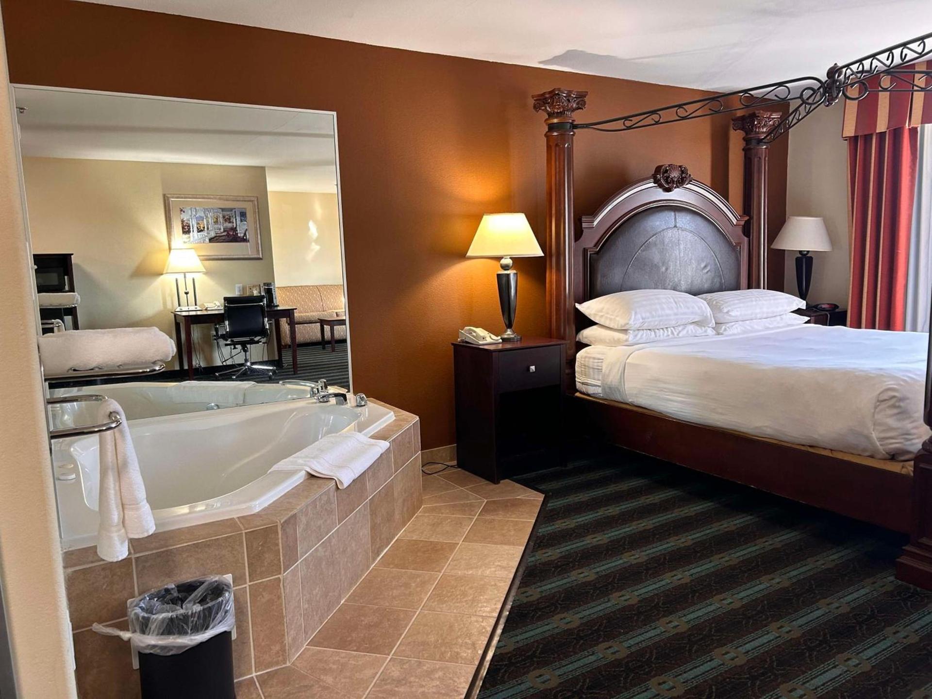 Express Inn Leesville Ft Johnson, SureStay Collection by Best Western photo 27
