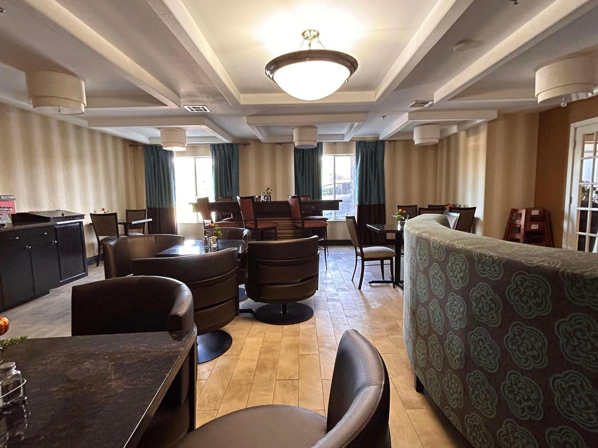 Express Inn Leesville Ft Johnson, SureStay Collection by Best Western photo 16