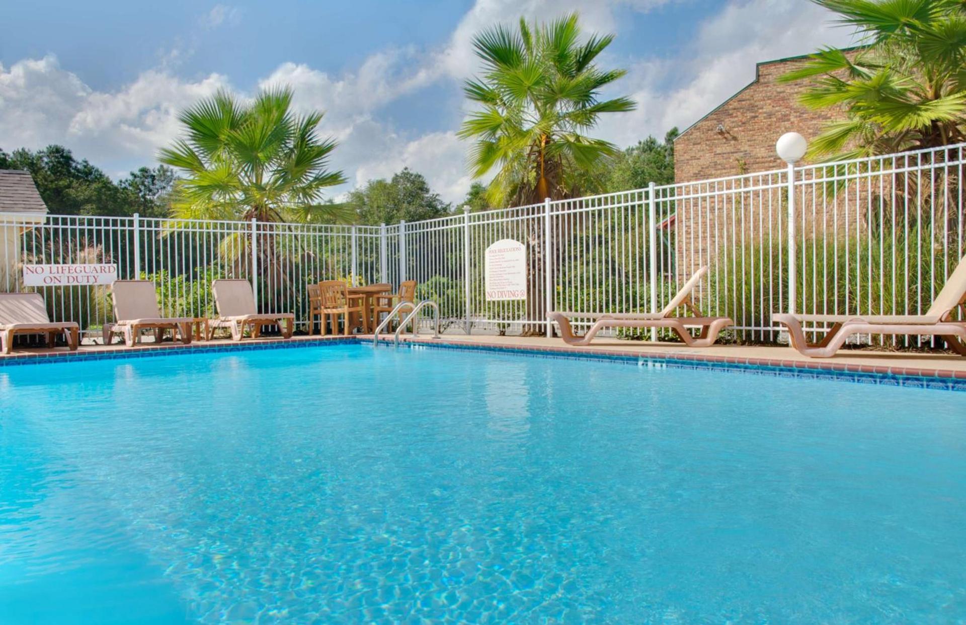 Express Inn Leesville Ft Johnson, SureStay Collection by Best Western photo 3