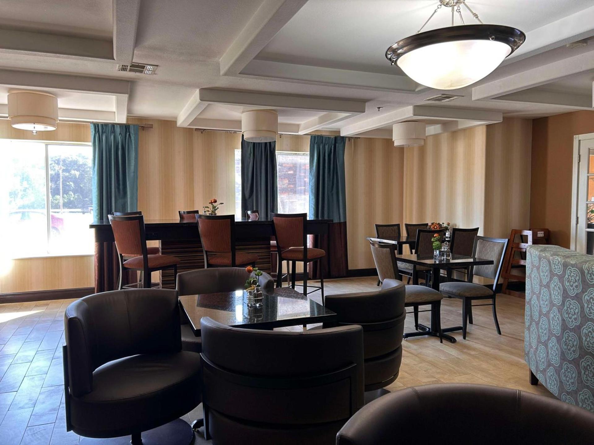 Express Inn Leesville Ft Johnson, SureStay Collection by Best Western photo 13