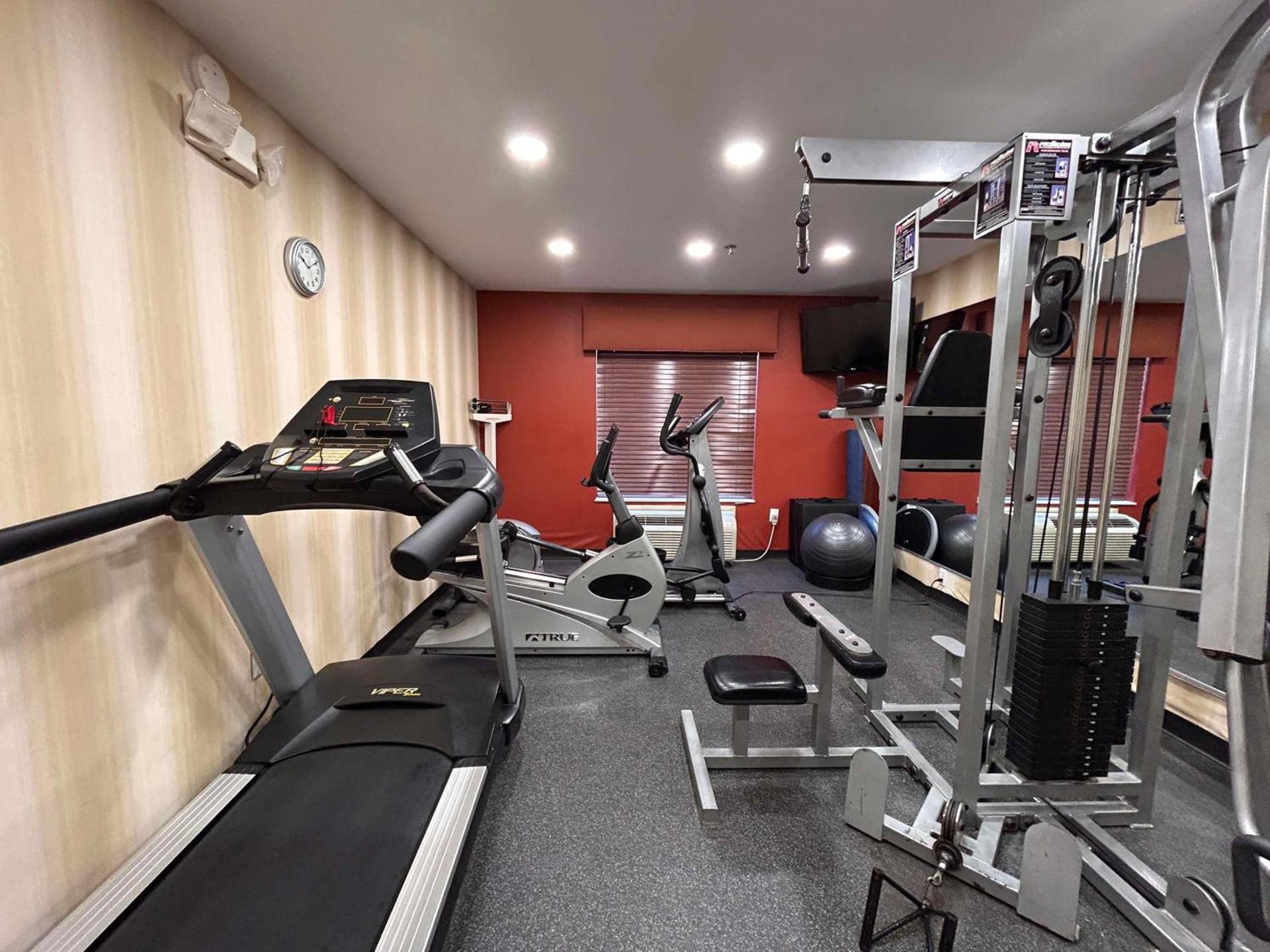 Express Inn Leesville Ft Johnson, SureStay Collection by Best Western photo 12