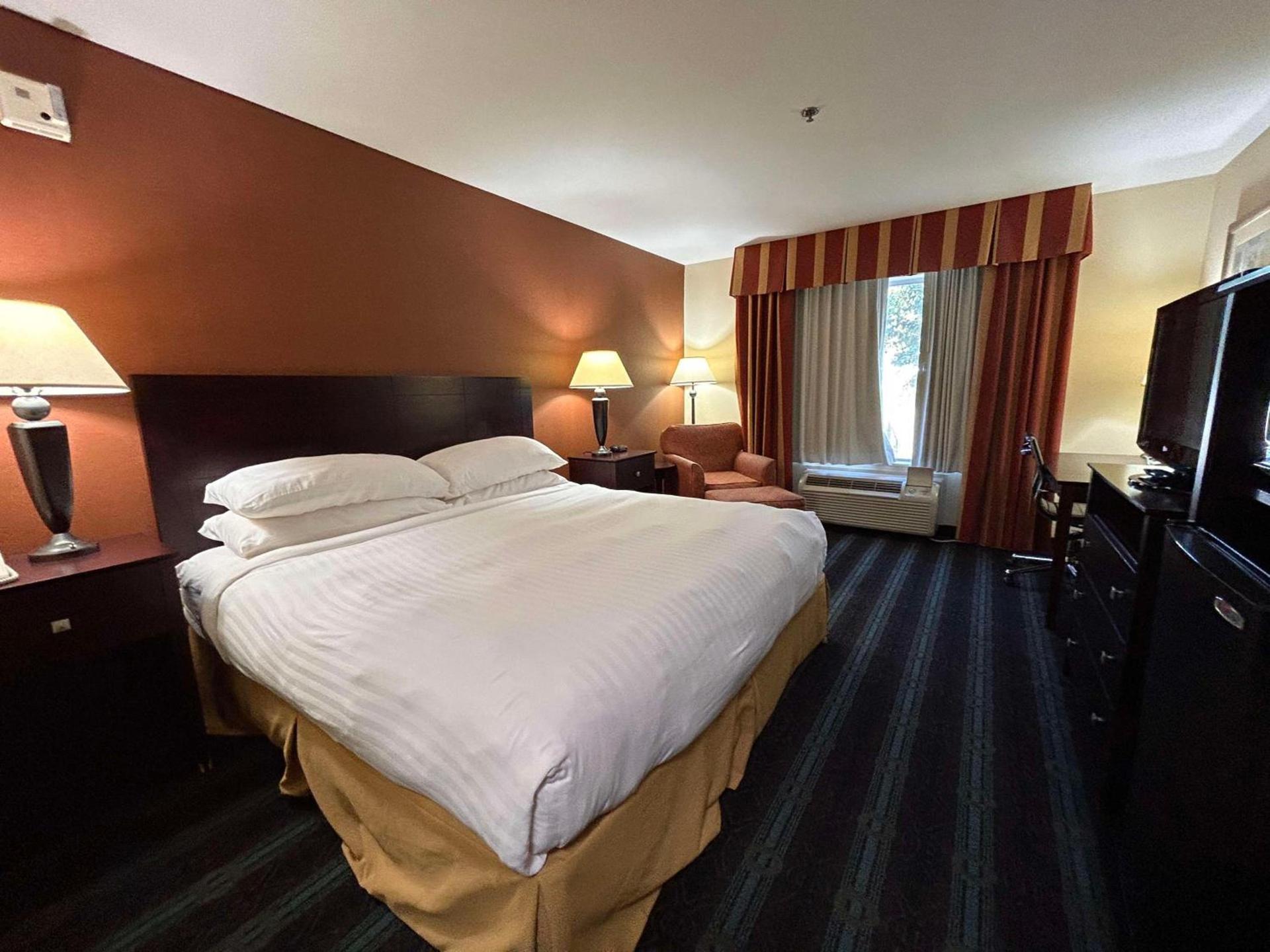 Express Inn Leesville Ft Johnson, SureStay Collection by Best Western photo 28