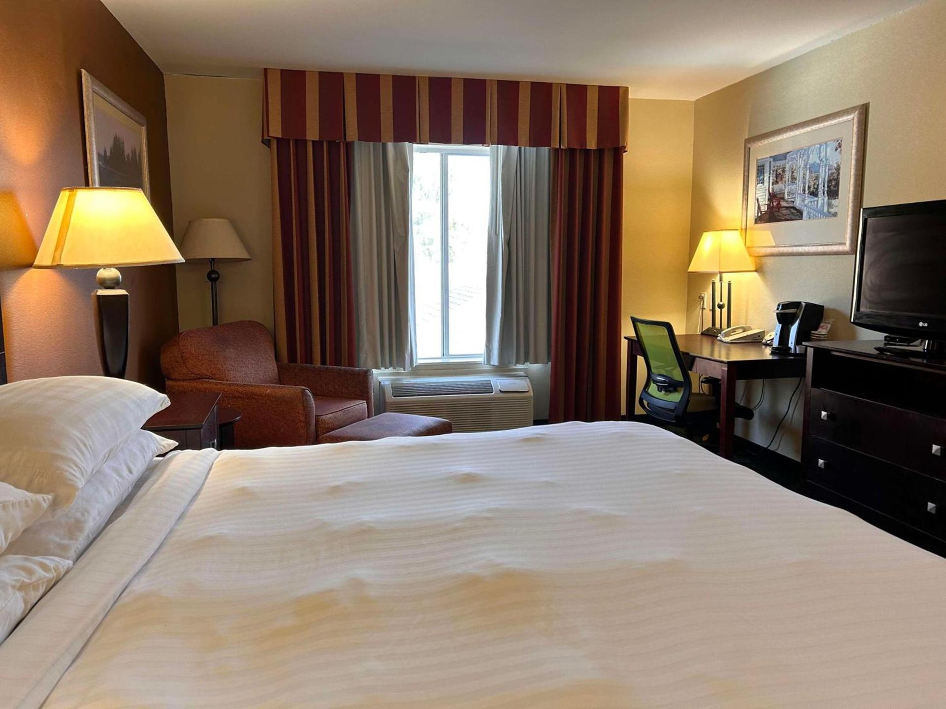 Express Inn Leesville Ft Johnson, SureStay Collection by Best Western photo 24