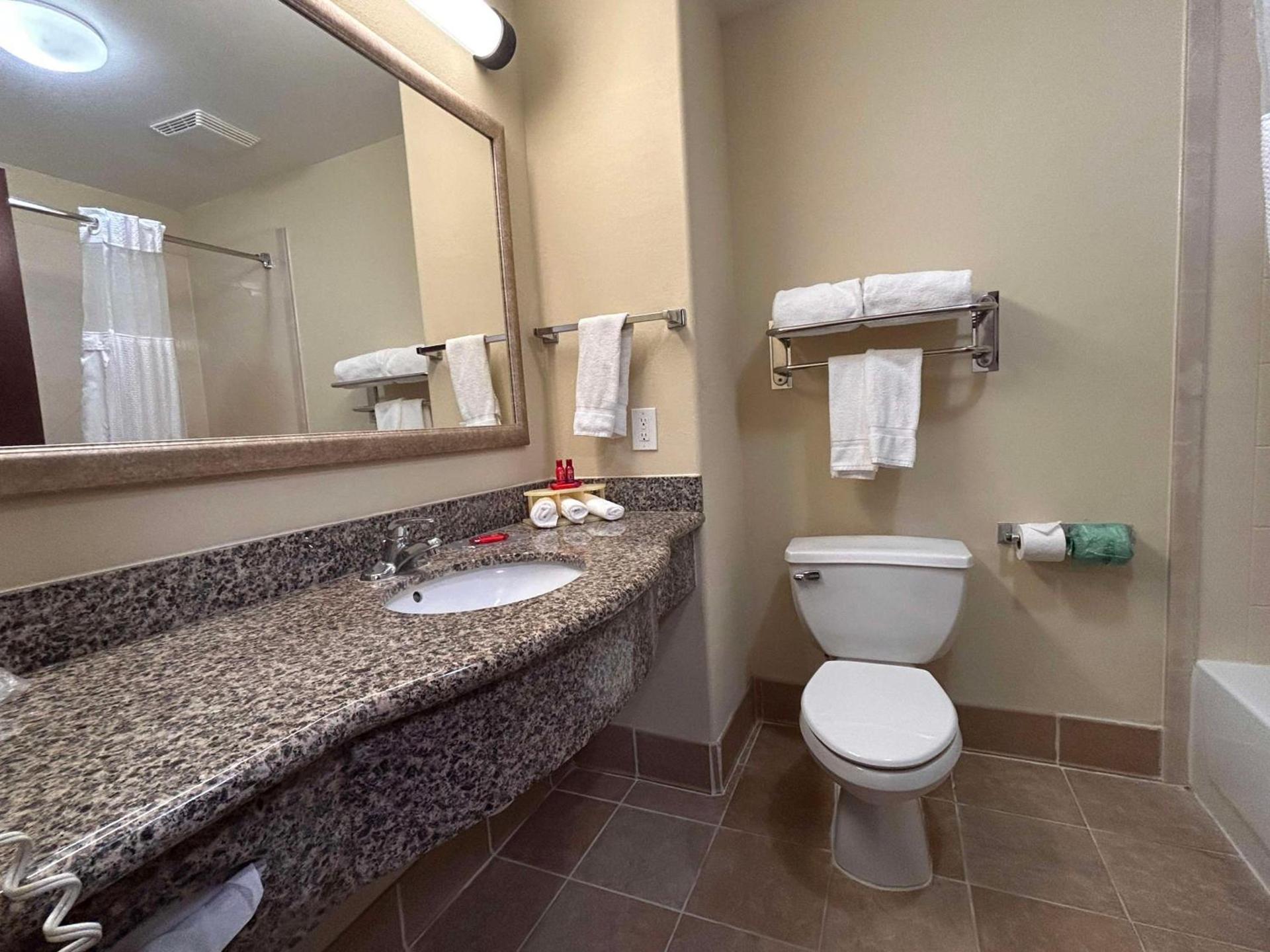Express Inn Leesville Ft Johnson, SureStay Collection by Best Western photo 20