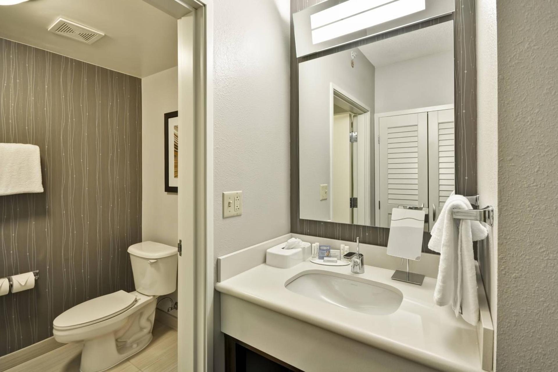 Courtyard by Marriott Dalton photo 17
