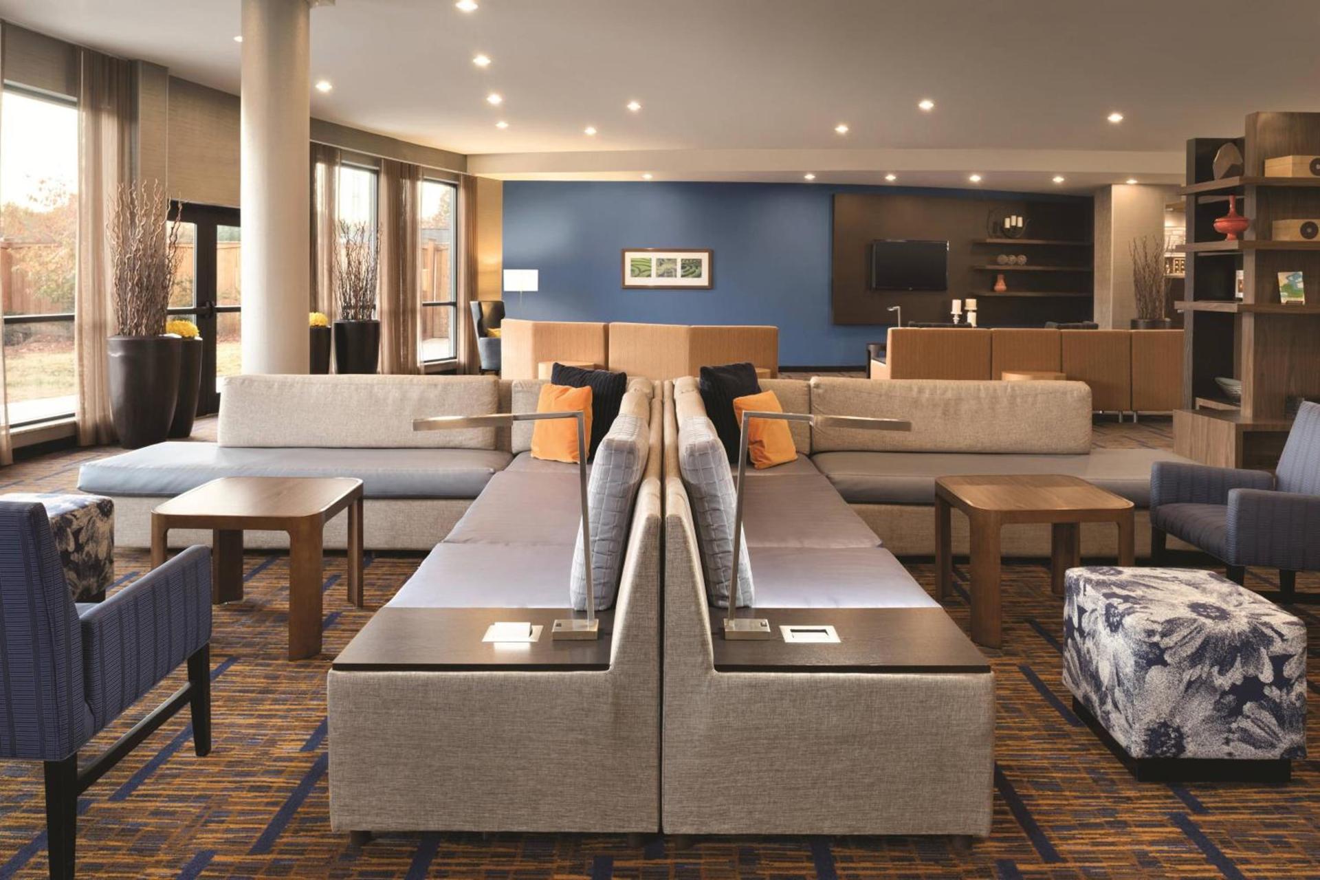 Courtyard by Marriott Salisbury photo 2