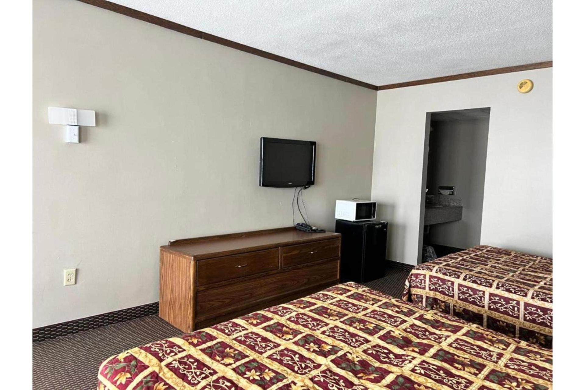Devils Lake Inn By OYO Near Devils Lake Regional Airport photo 9