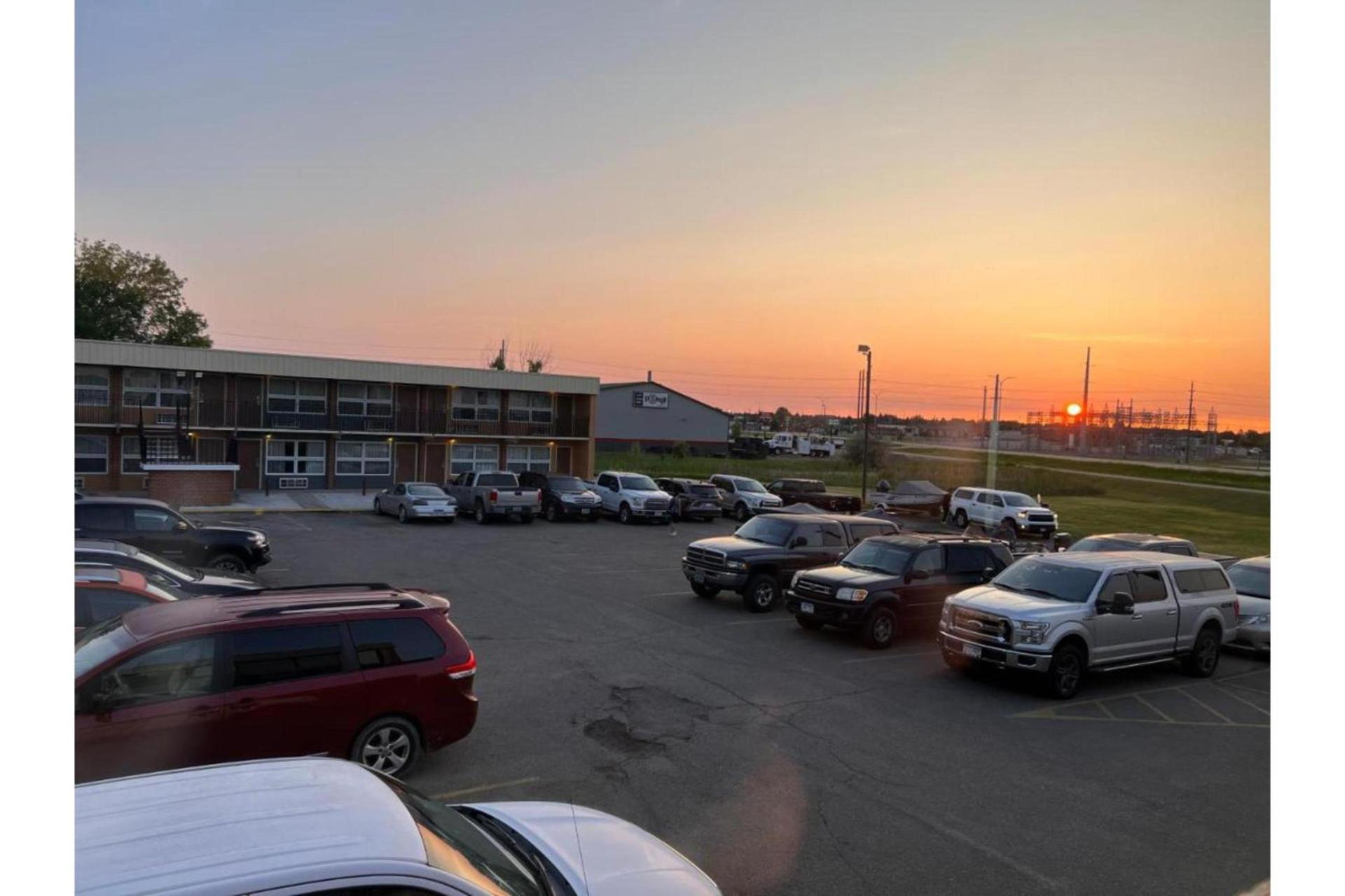 Devils Lake Inn By OYO Near Devils Lake Regional Airport photo 34
