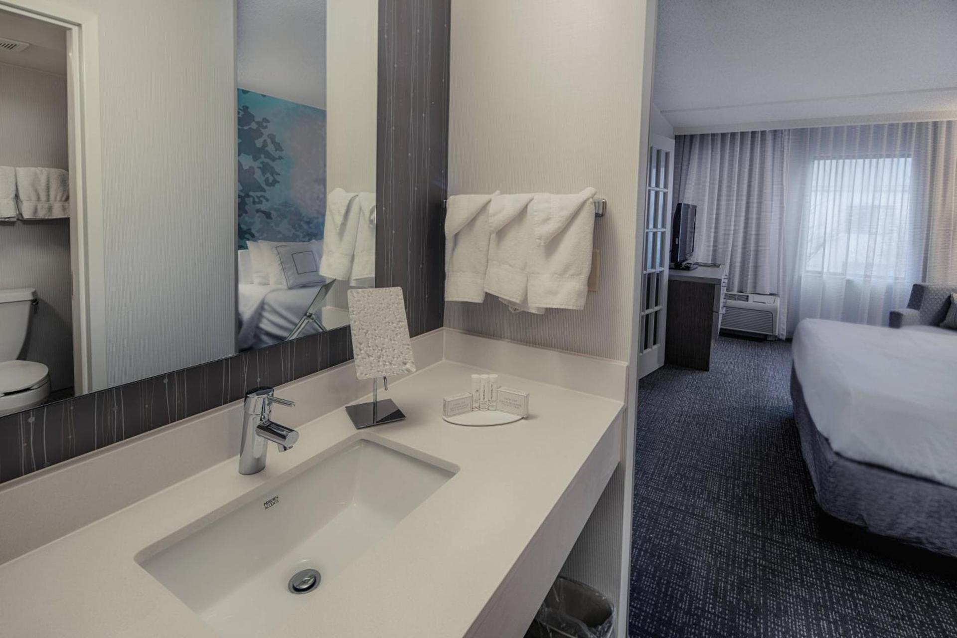 Courtyard by Marriott Dallas DFW Airport North/Irving photo 17