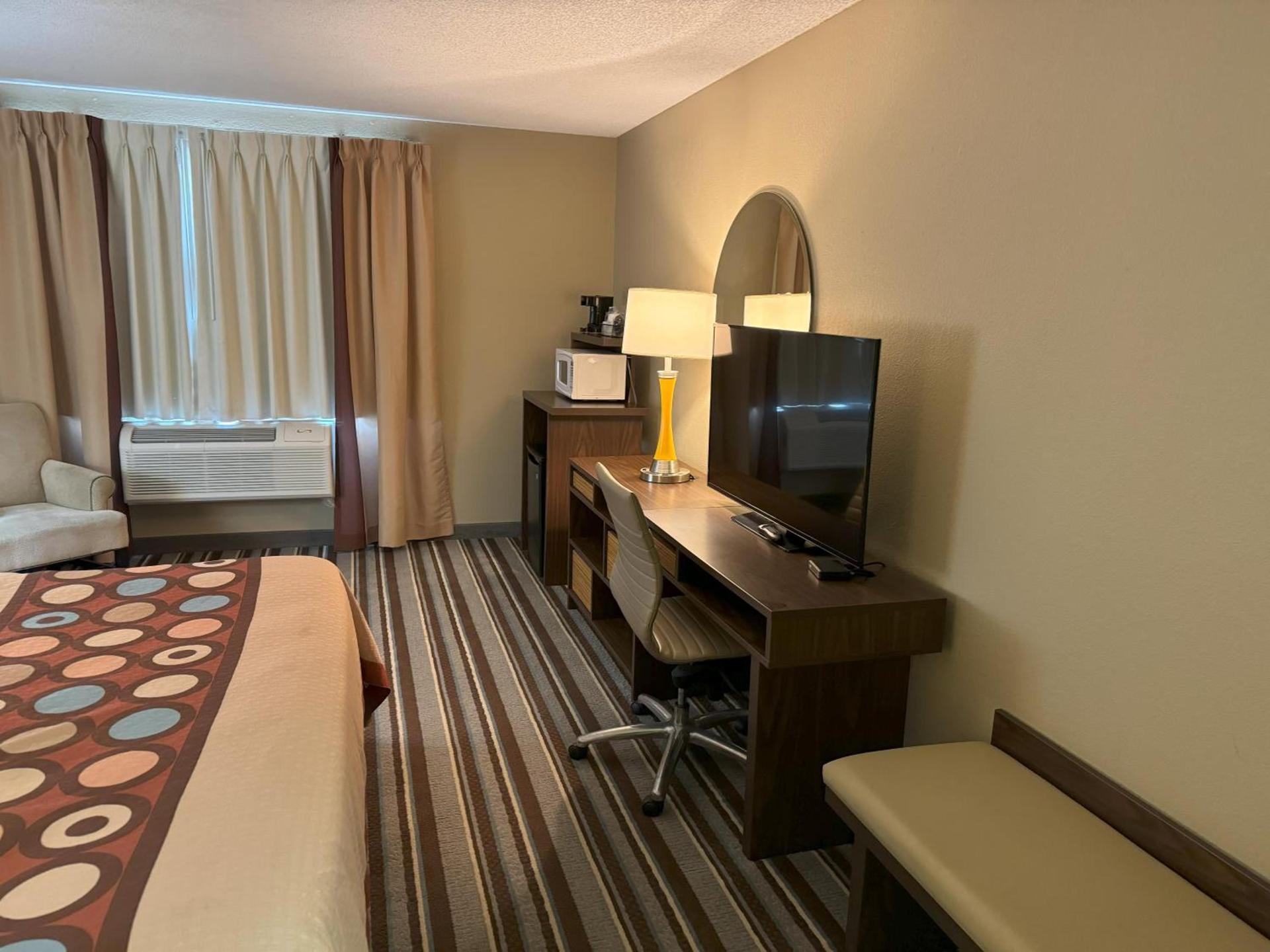 Super 8 by Wyndham Winfield-Quail Ridge Area photo 35
