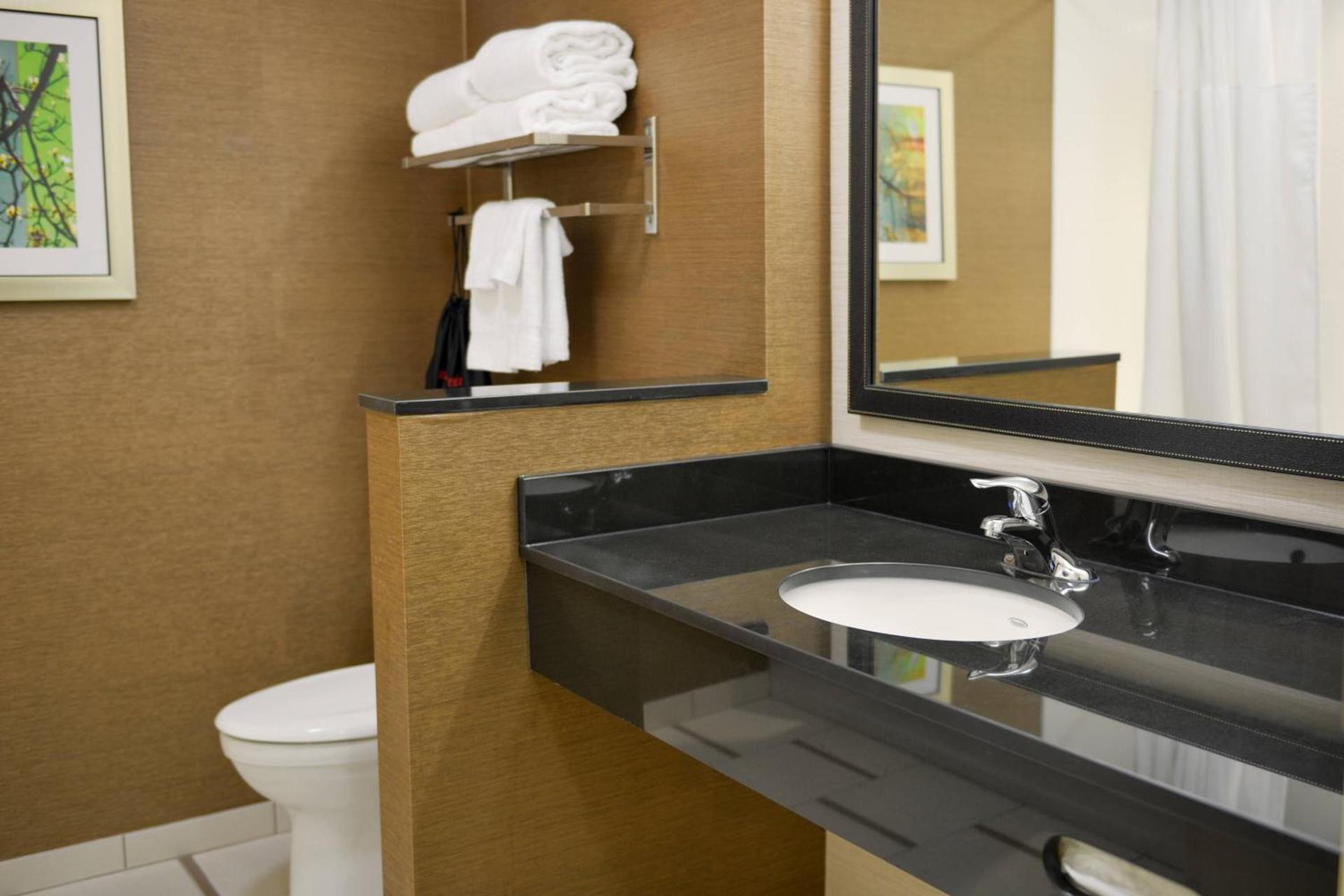 Fairfield Inn and Suites Canton South photo 10
