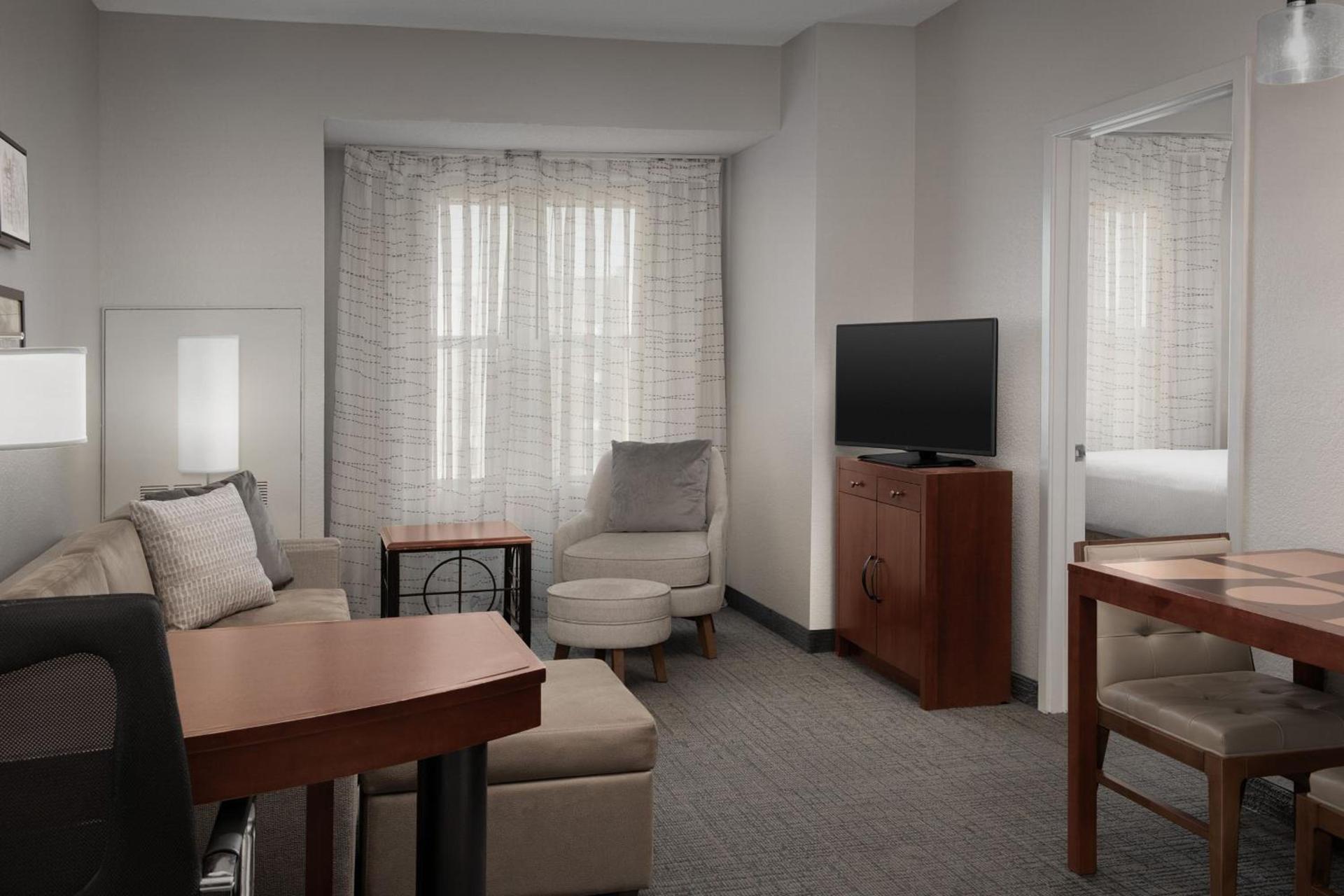 Residence Inn by Marriott Greensboro Airport photo 5