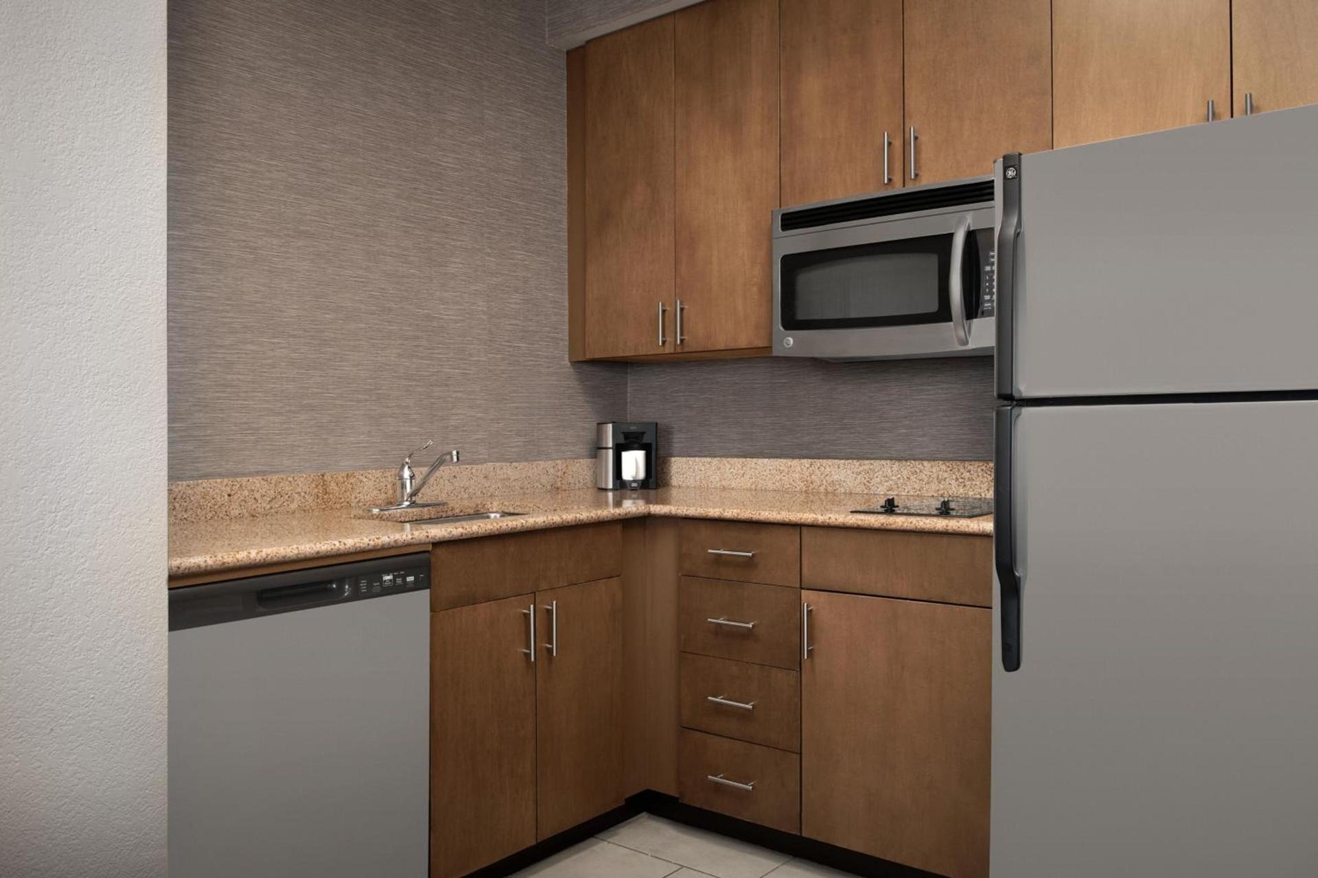 Residence Inn by Marriott Greensboro Airport photo 15