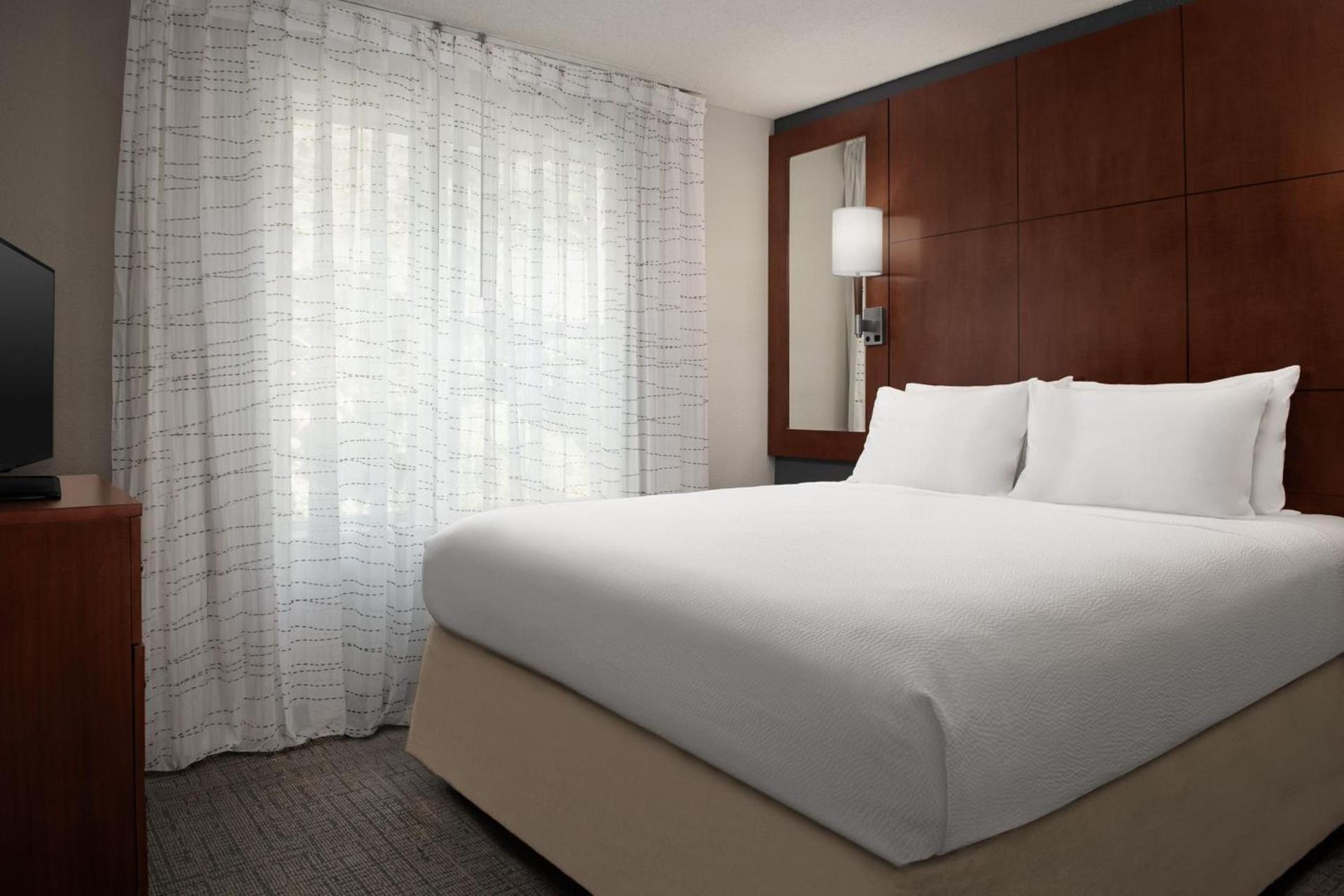 Residence Inn by Marriott Greensboro Airport photo 11
