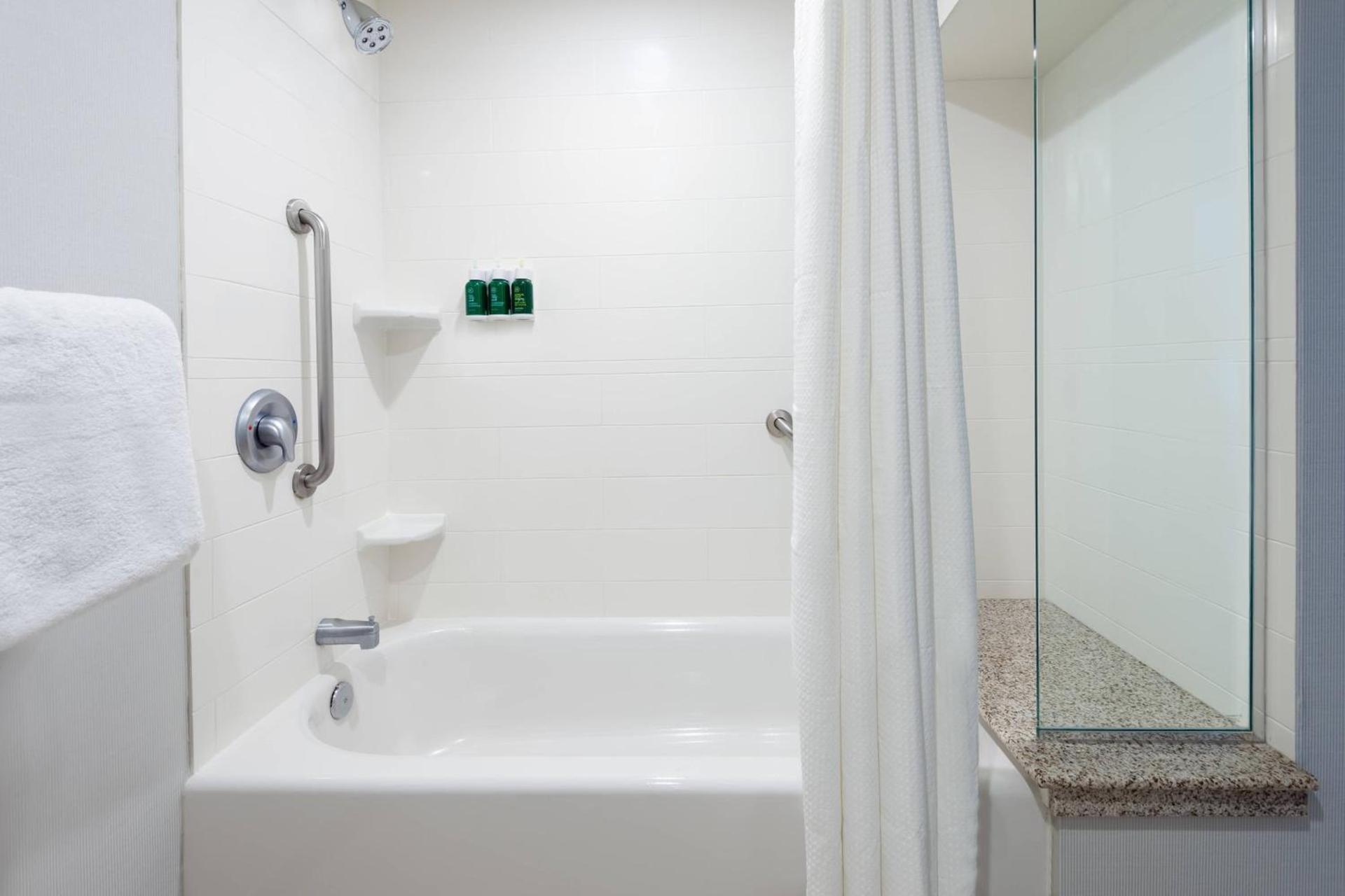 Courtyard by Marriott Buffalo Airport photo 16