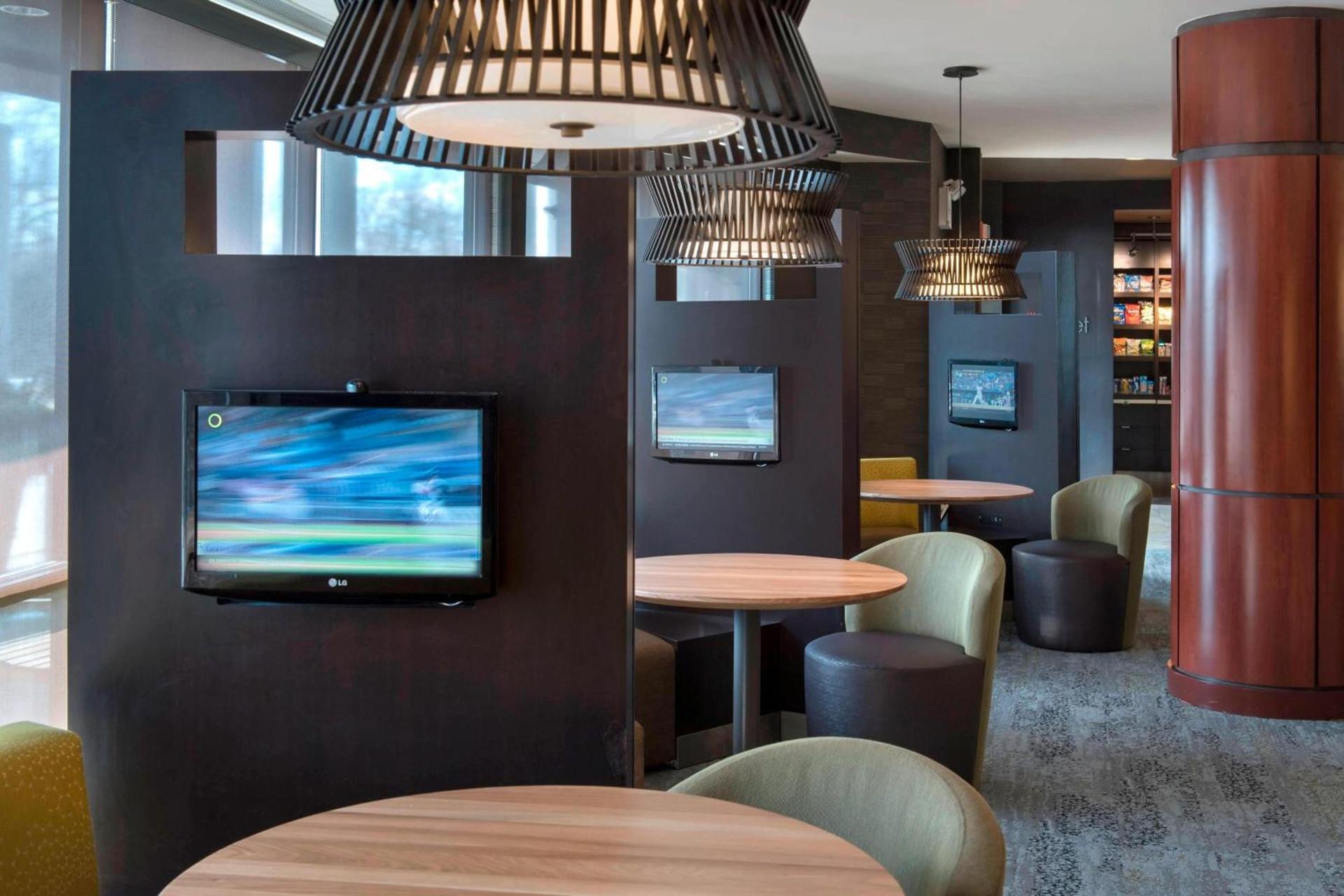 Courtyard by Marriott Lebanon photo 12