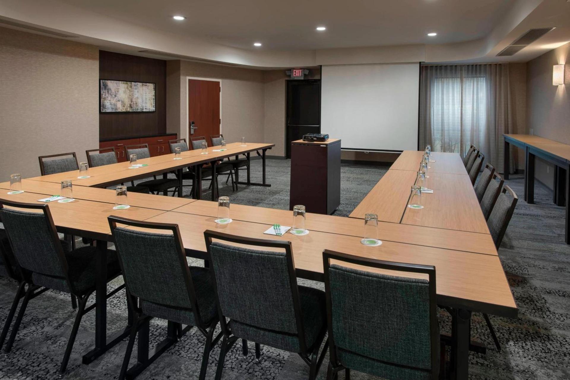 Courtyard by Marriott Lebanon photo 25