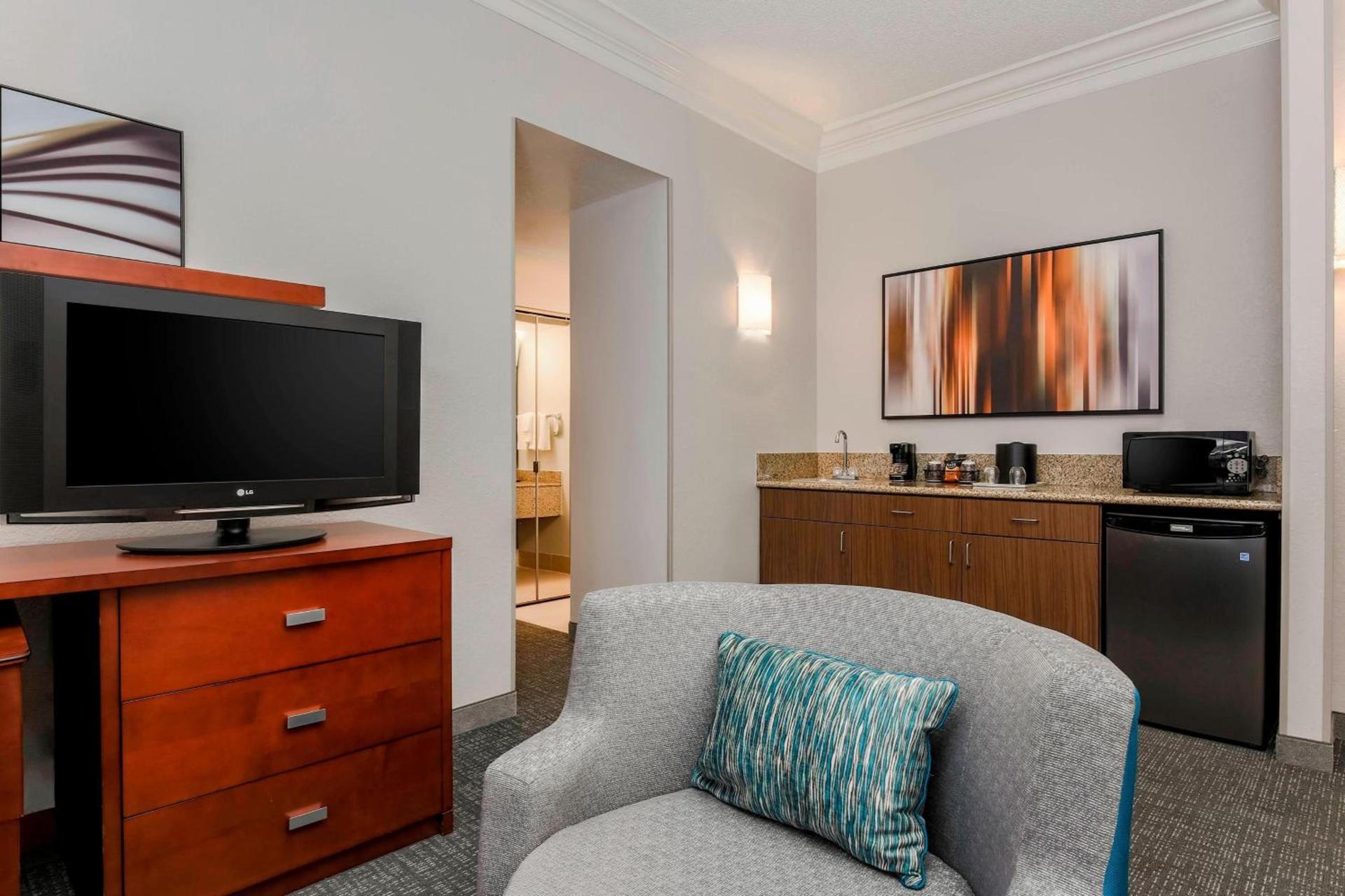 Courtyard by Marriott Orlando Lake Mary North photo 23