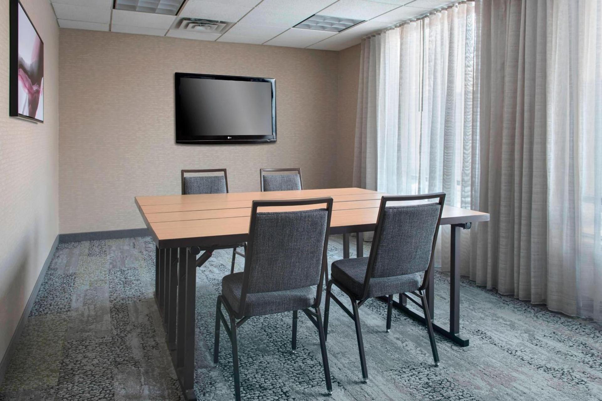 Courtyard by Marriott Lebanon photo 24