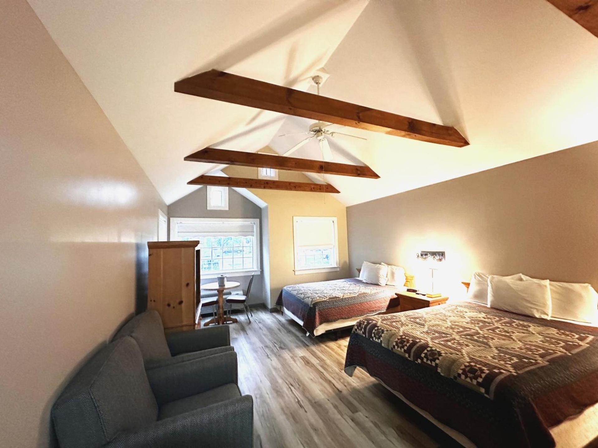 Spruce Lane Lodge and Cottages photo 4