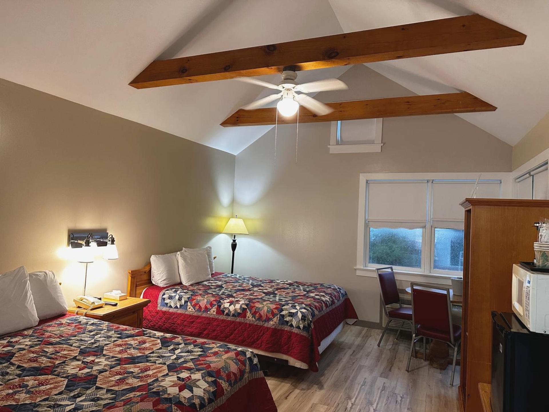 Spruce Lane Lodge and Cottages photo 12