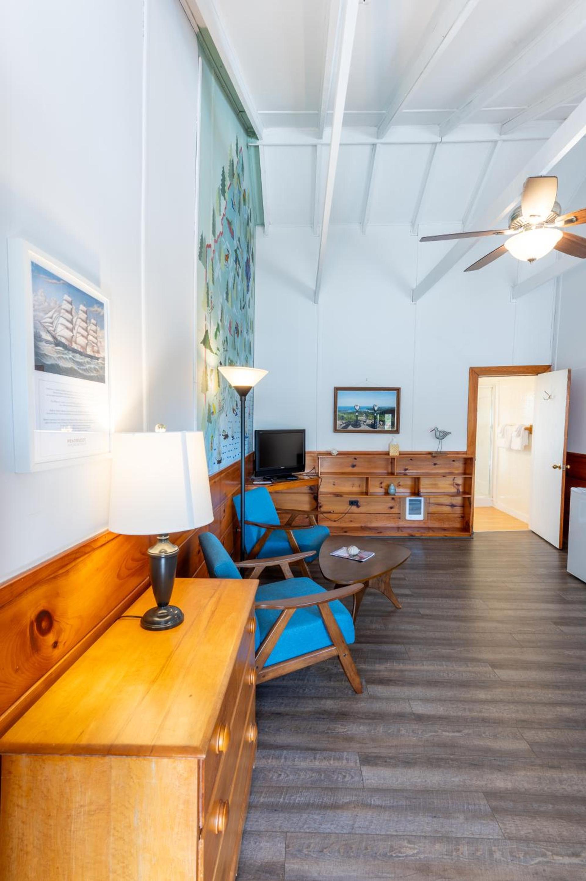 Yardarm Motel photo 26