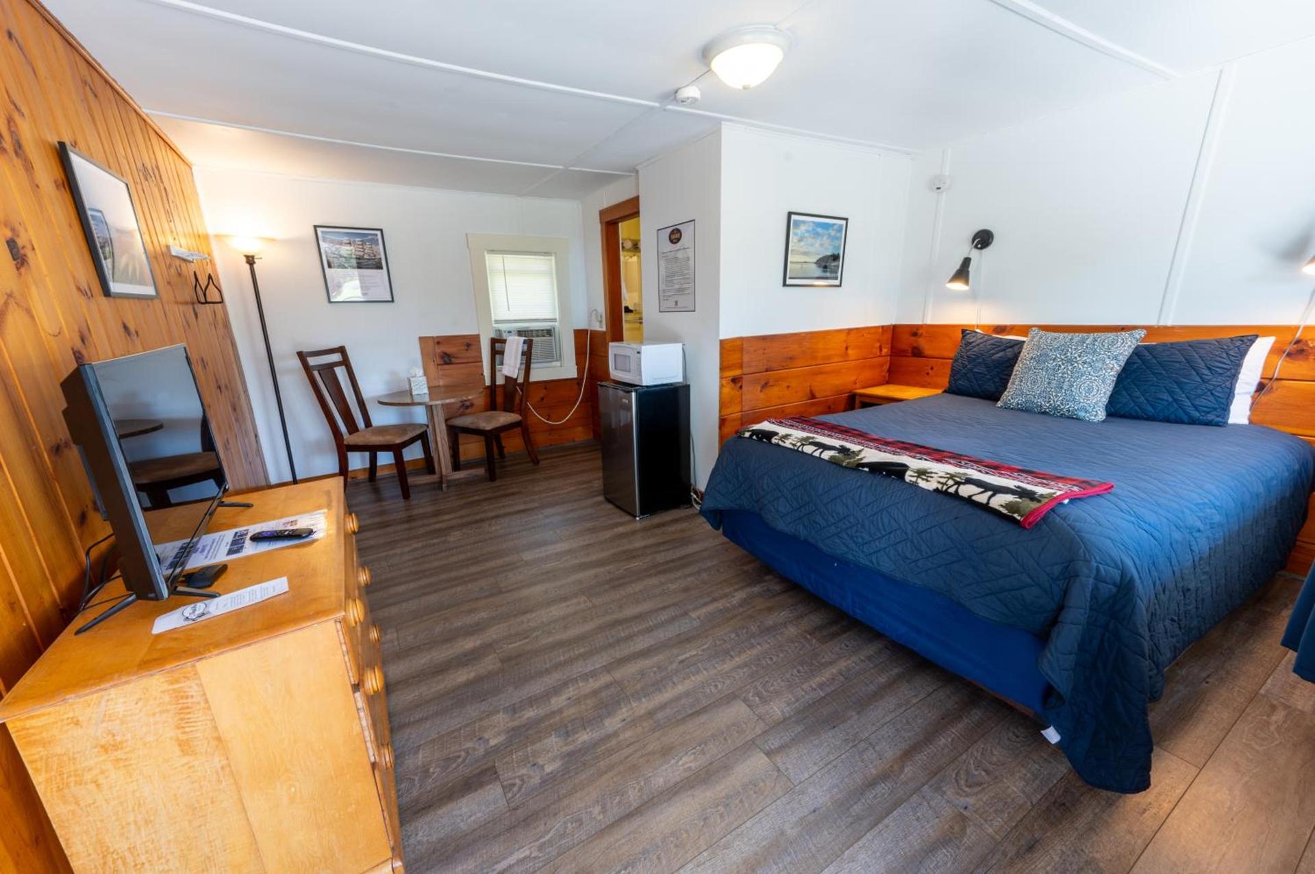 Yardarm Motel photo 14