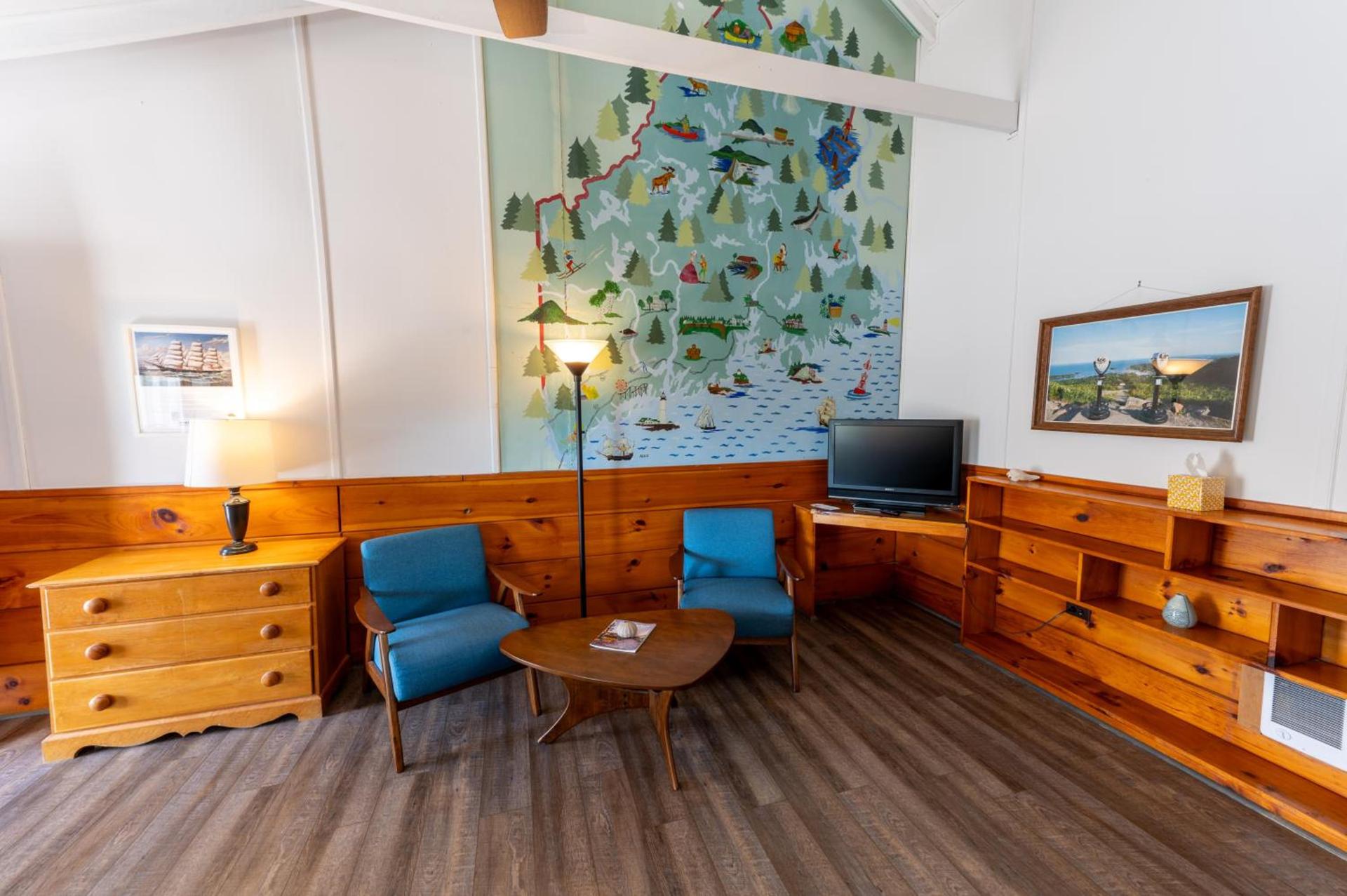 Yardarm Motel photo 12