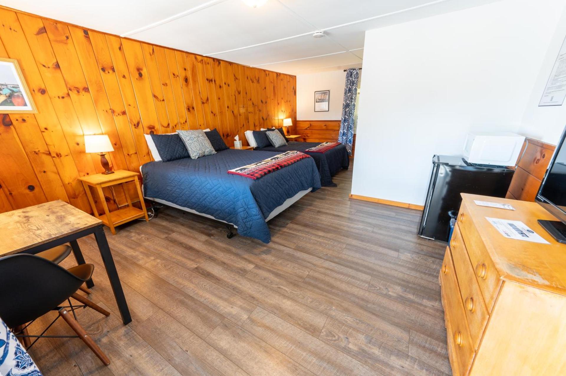 Yardarm Motel photo 11
