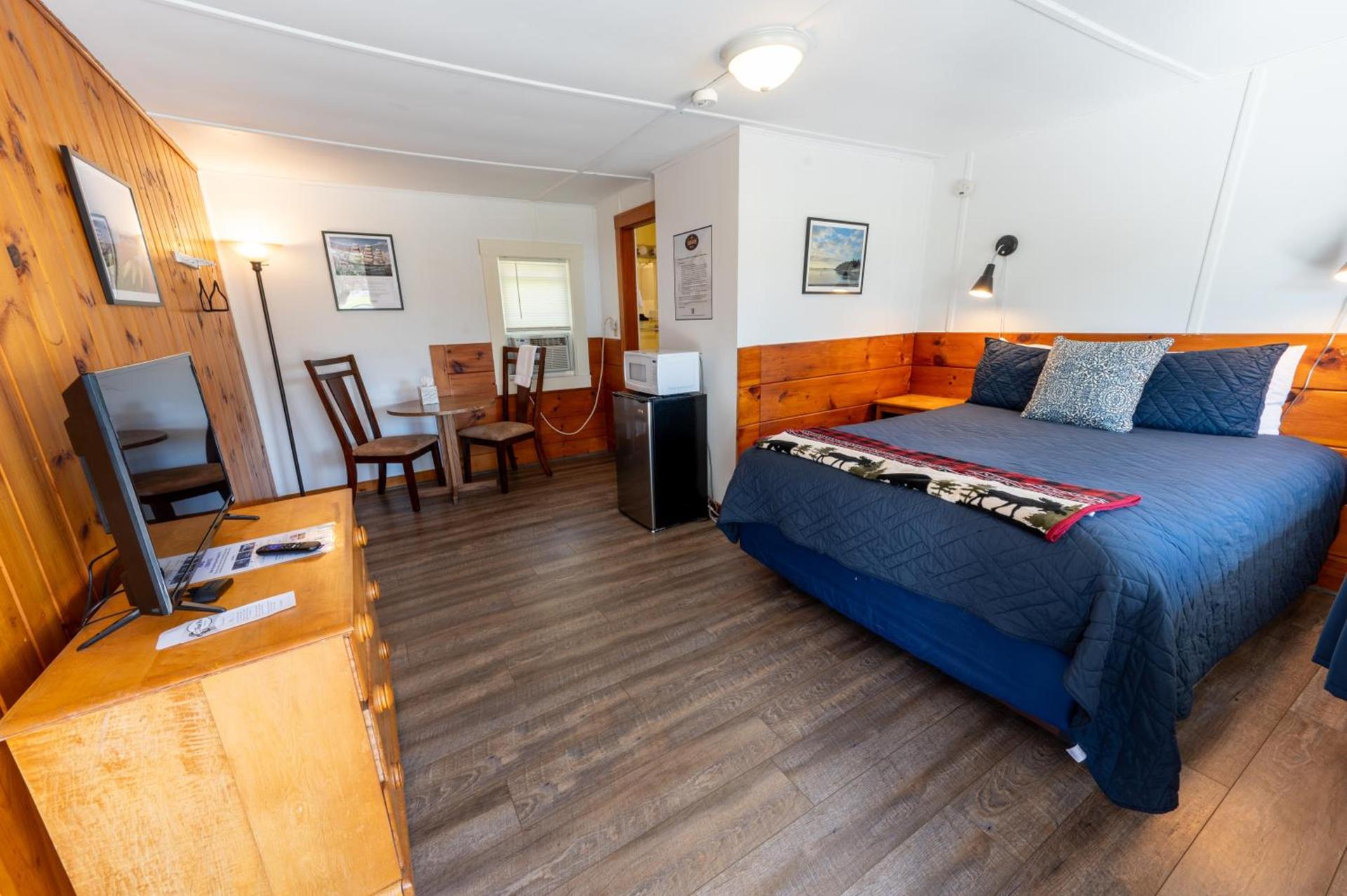 Yardarm Motel photo 31