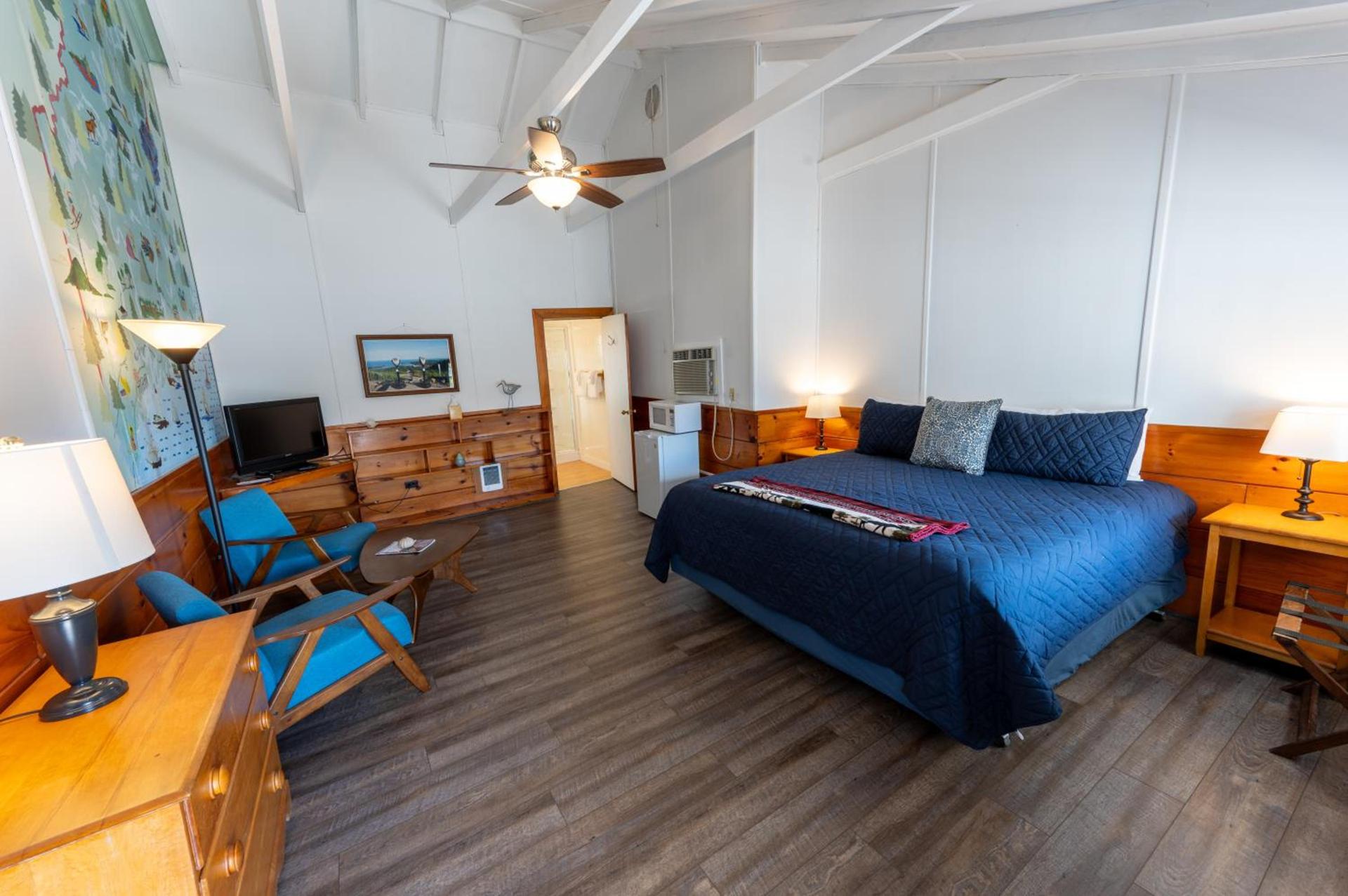 Yardarm Motel photo 13