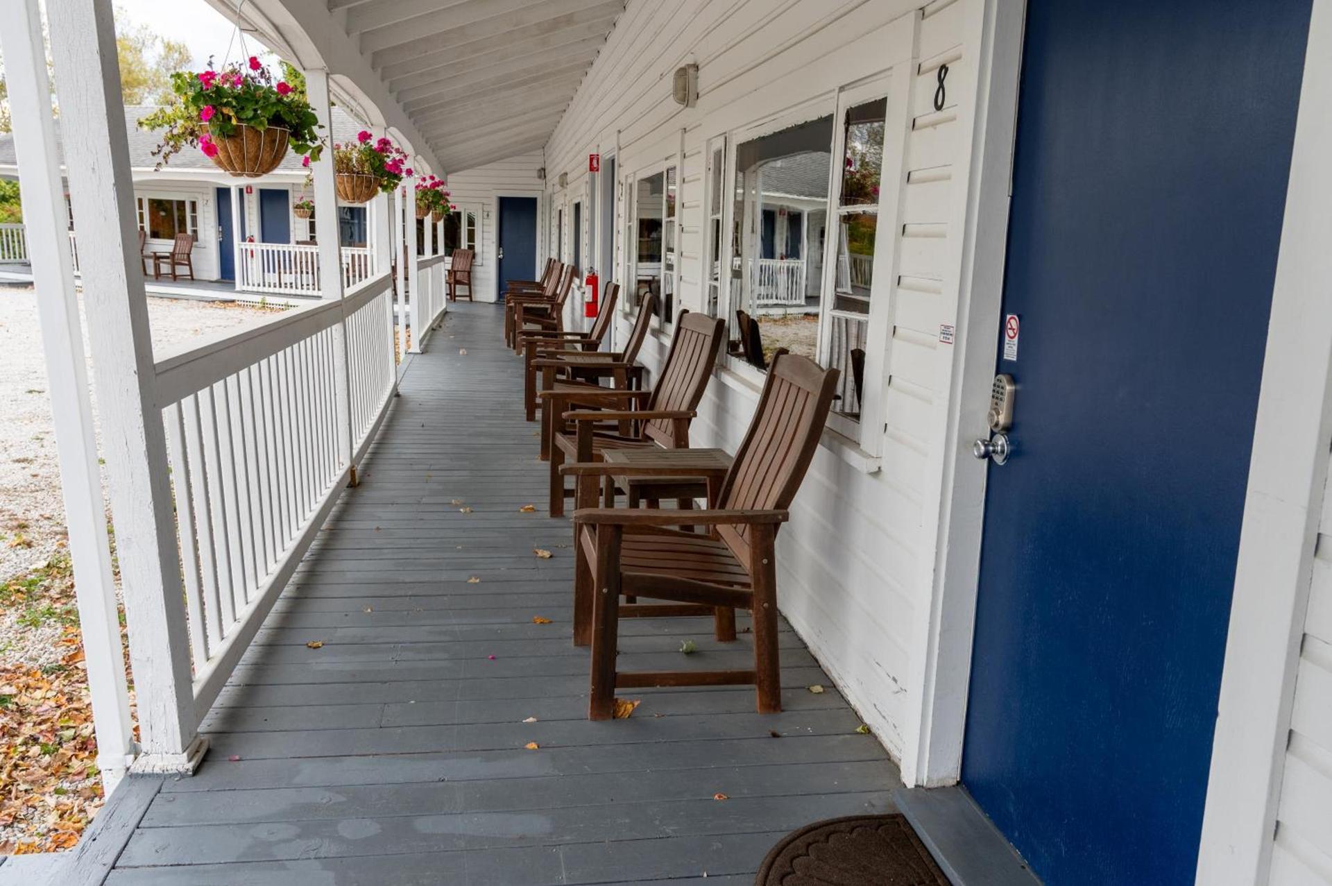 Yardarm Motel photo 17