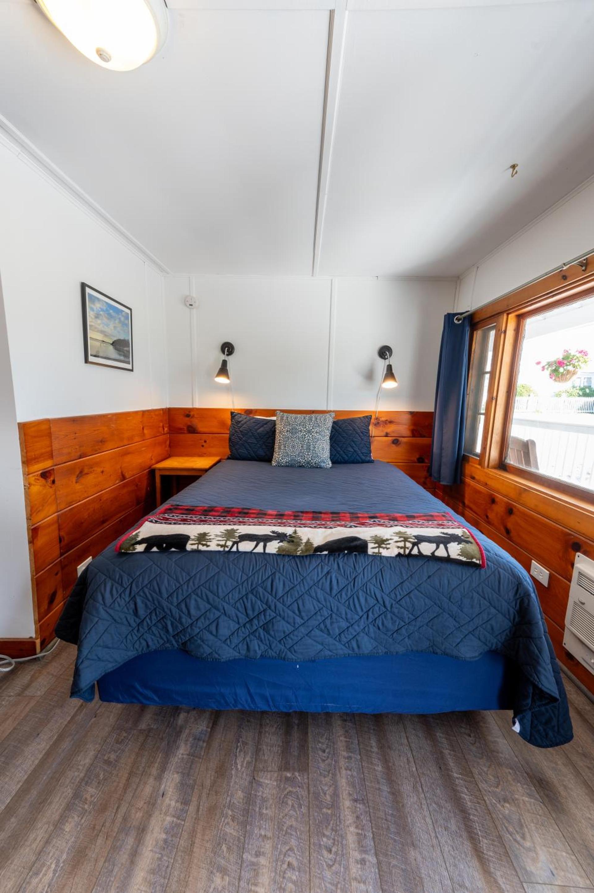 Yardarm Motel photo 20