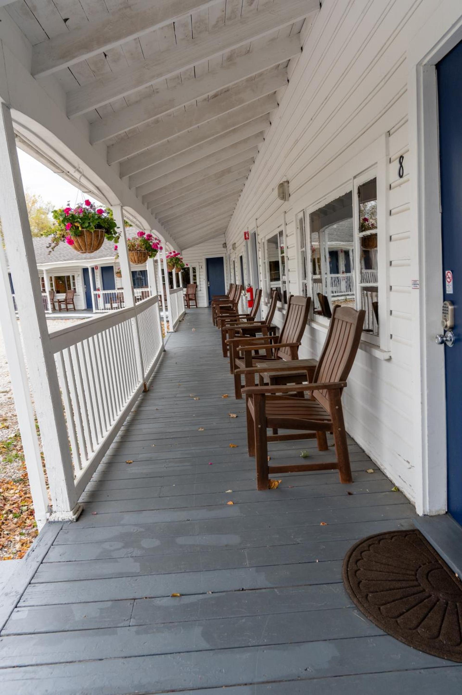 Yardarm Motel photo 24