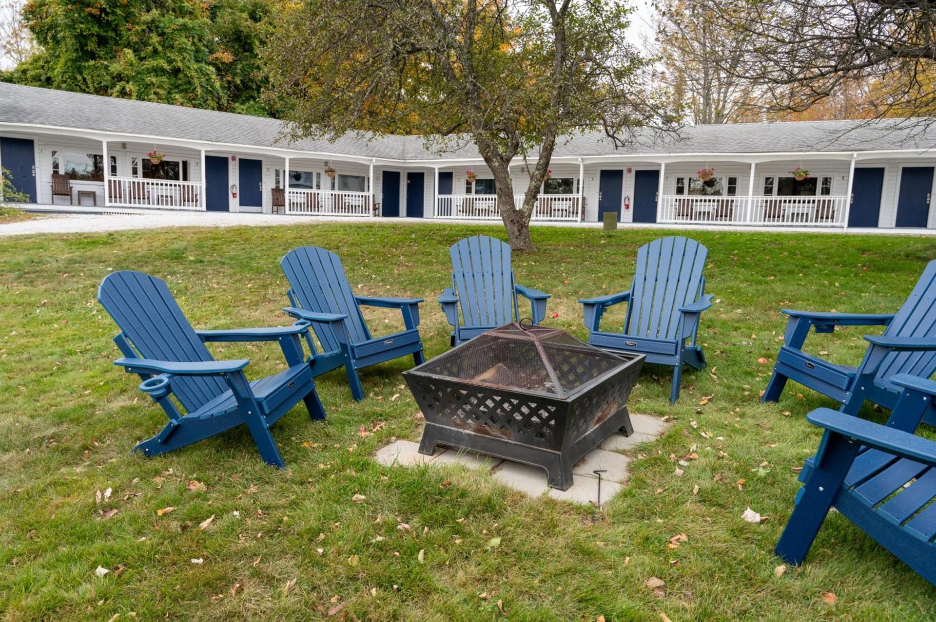 Yardarm Motel photo 41